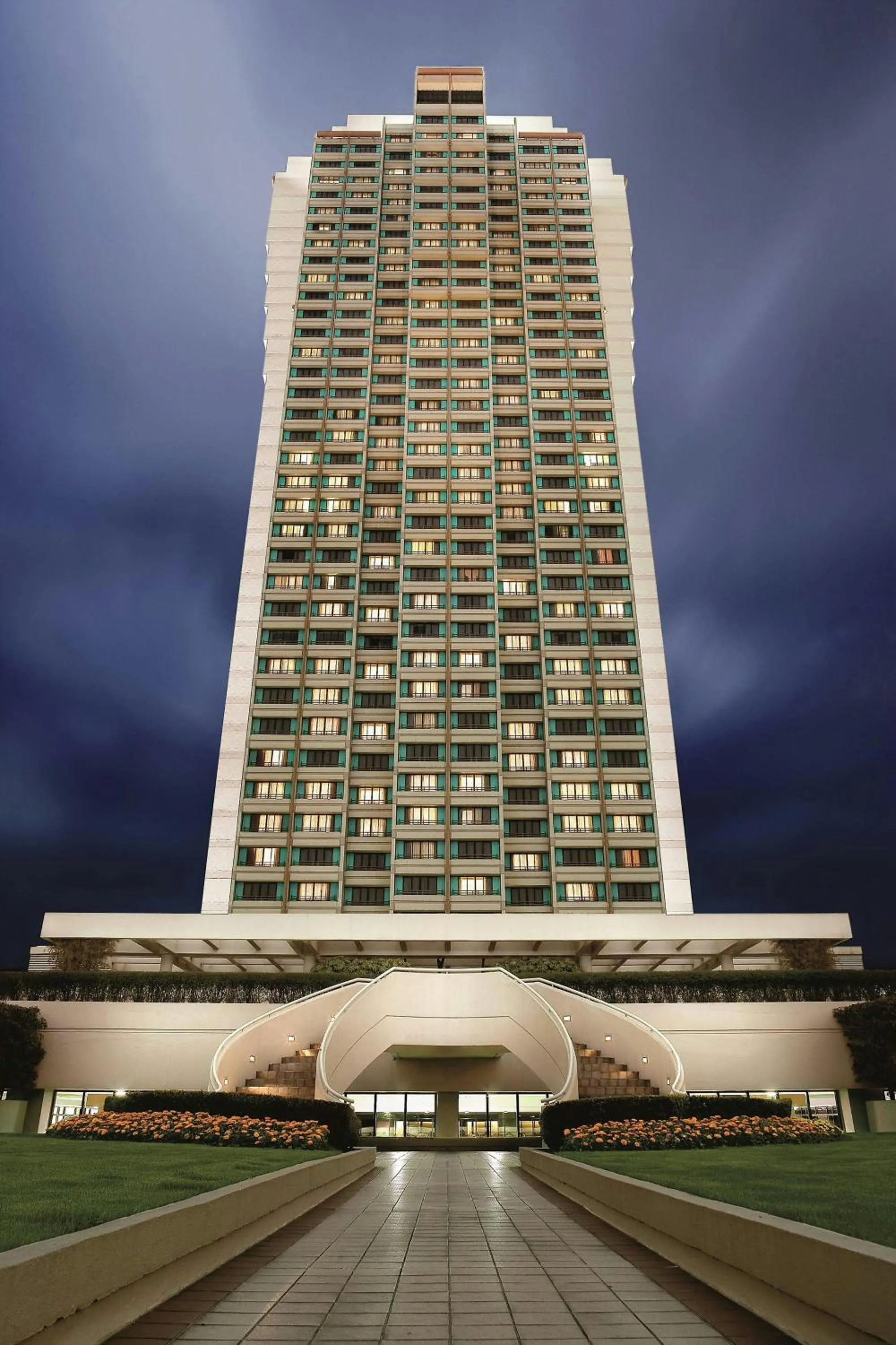 Property building in The Portman Ritz-Carlton Shanghai - Prime Shanghai hub for elite travelers