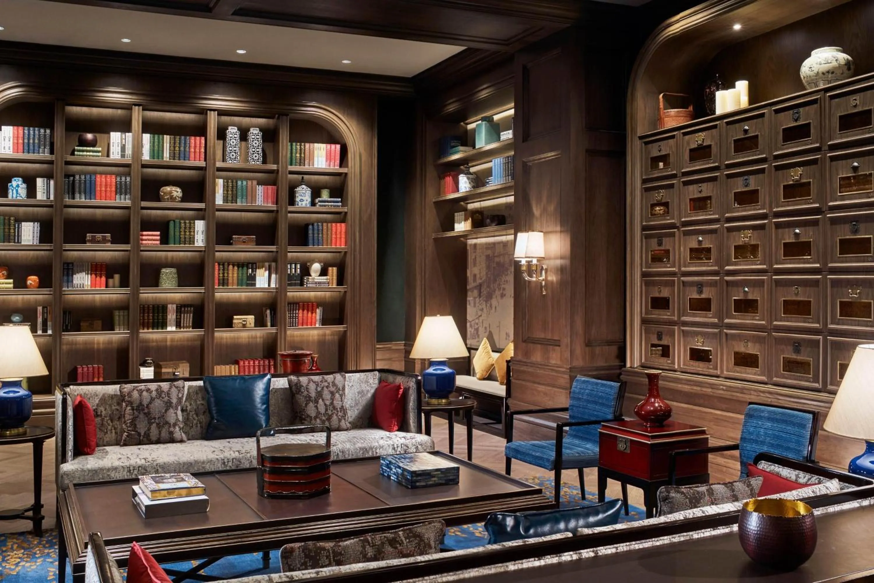 Lounge or bar in The Portman Ritz-Carlton Shanghai - Prime Shanghai hub for elite travelers