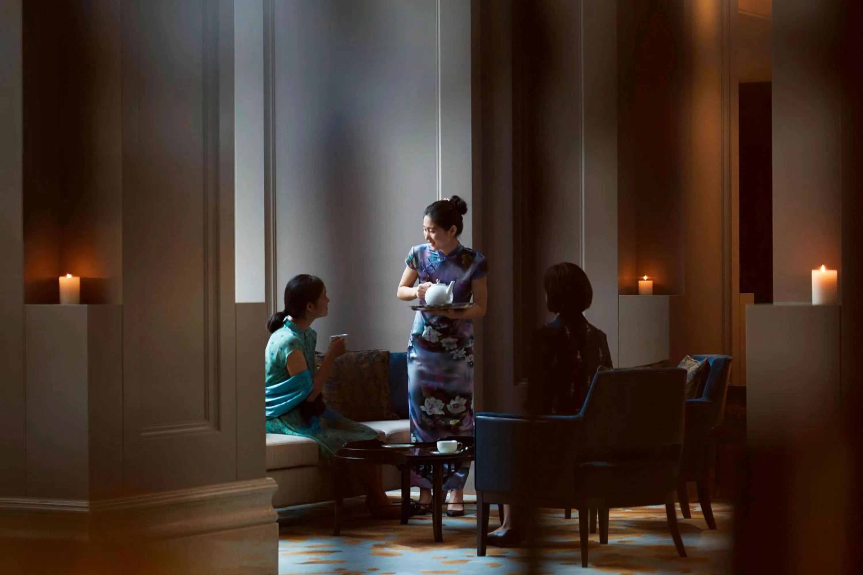 Lounge or bar in The Portman Ritz-Carlton Shanghai - Prime Shanghai hub for elite travelers