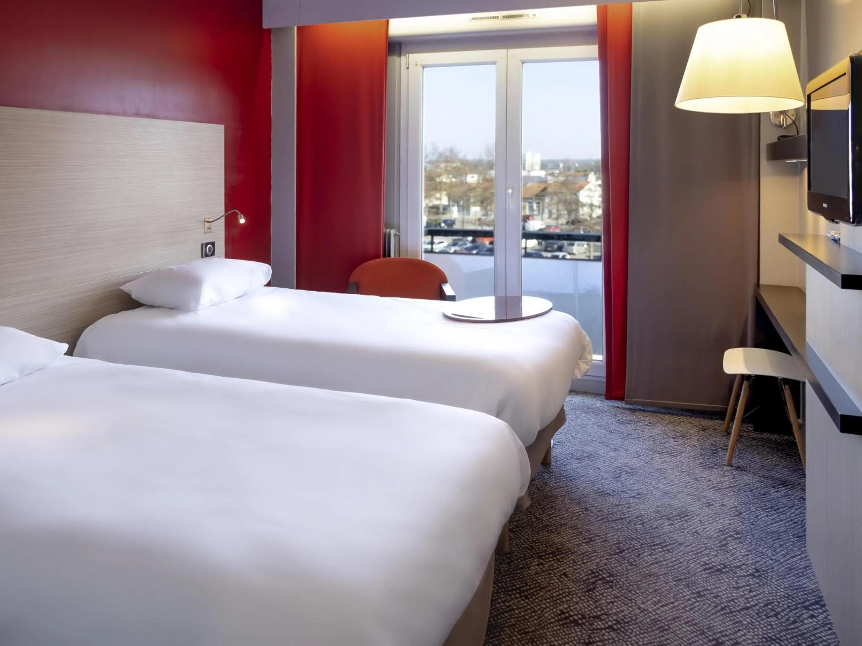 Bedroom, Bed in ibis Styles Saint Dizier