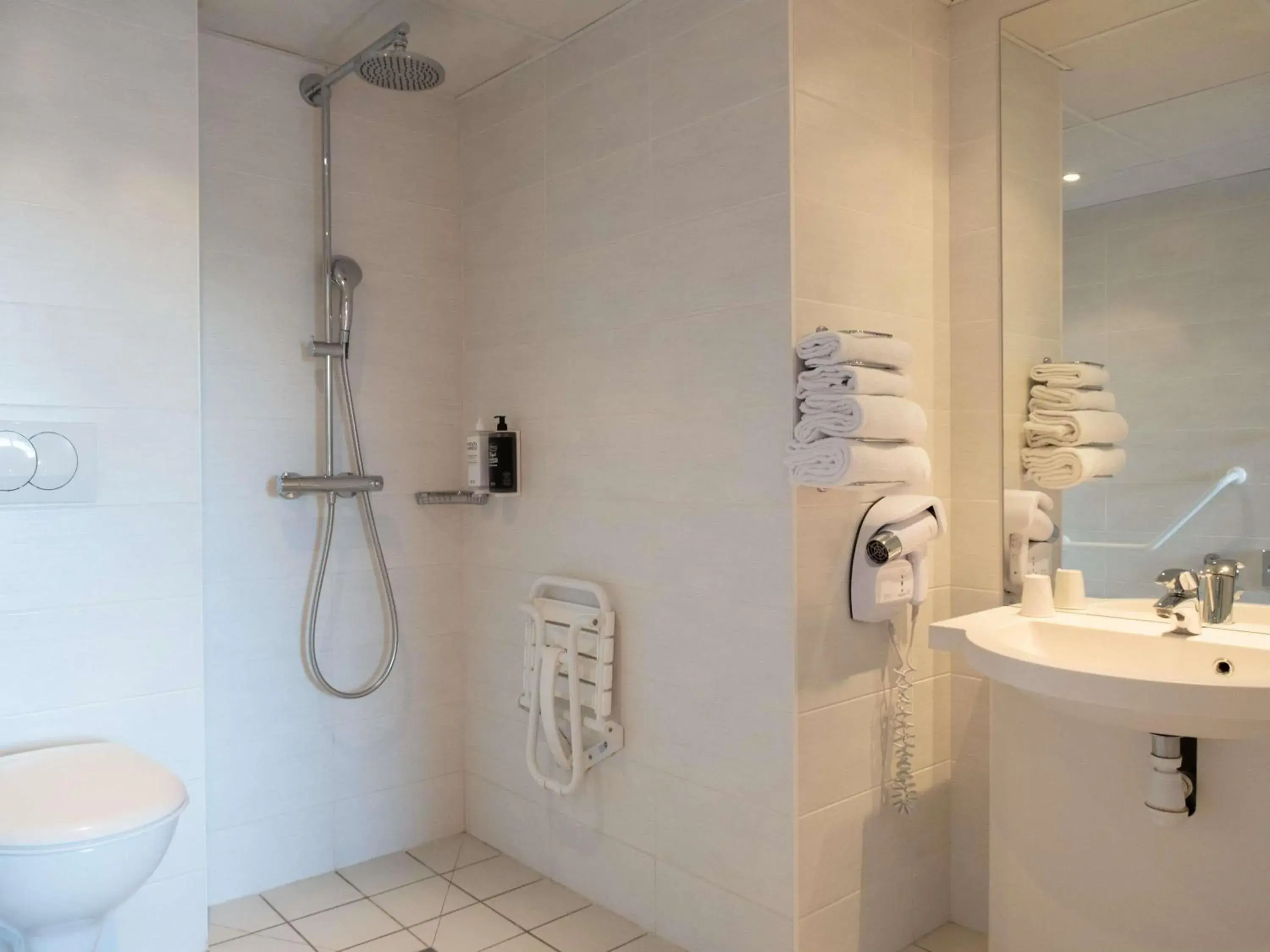 Bedroom in ibis Styles Saint Dizier Bedroom in ibis Styles Saint Dizier