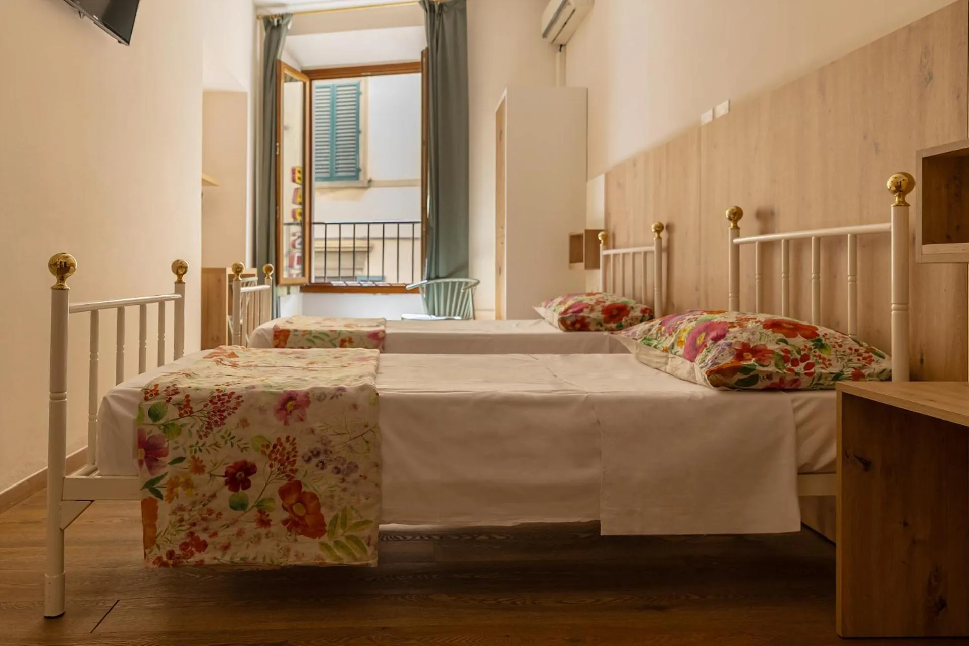 Photo of the whole room, Bed in Hostel Archi Rossi