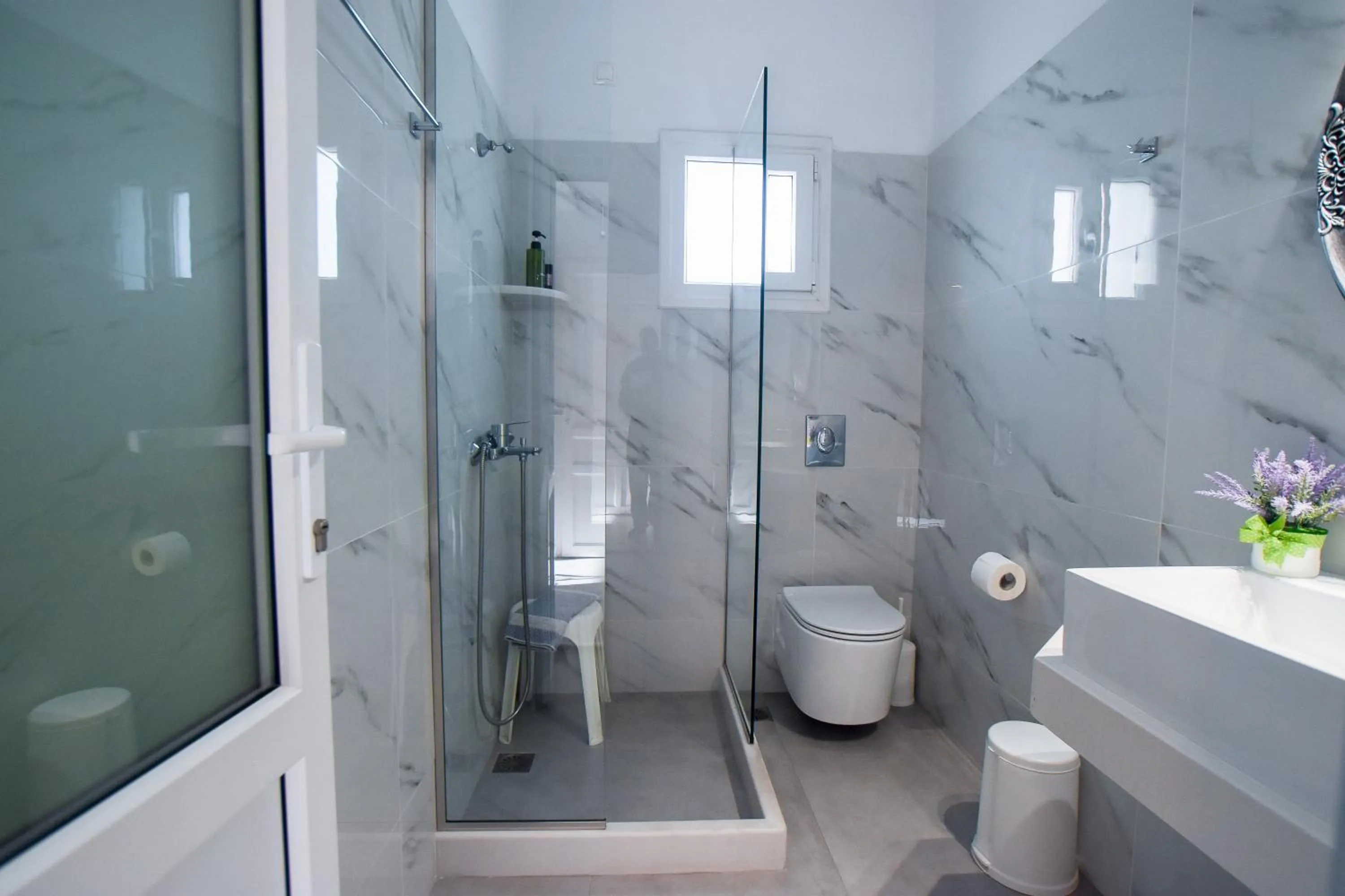 Shower in Asteri Hotel