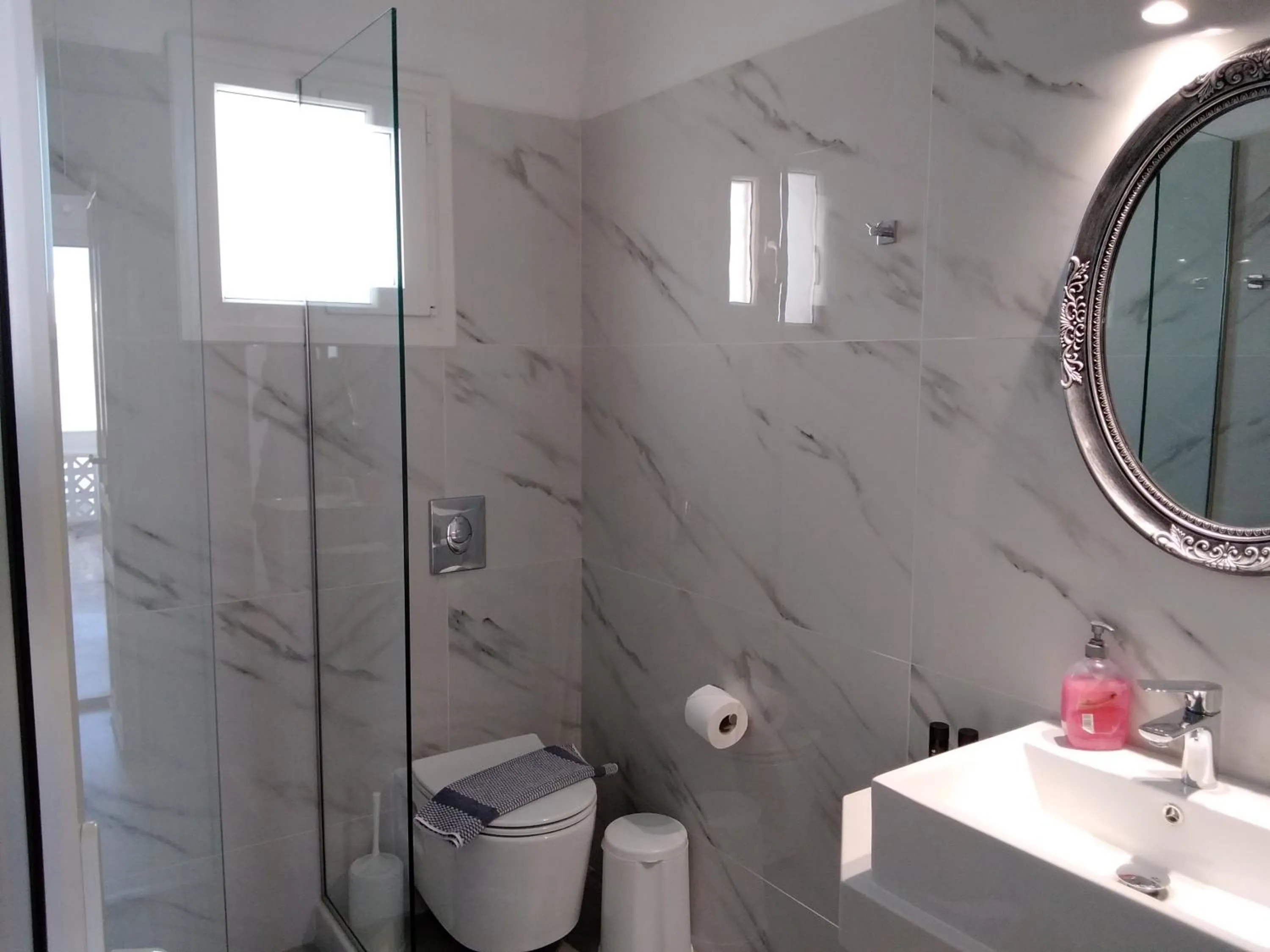 Bathroom in Asteri Hotel