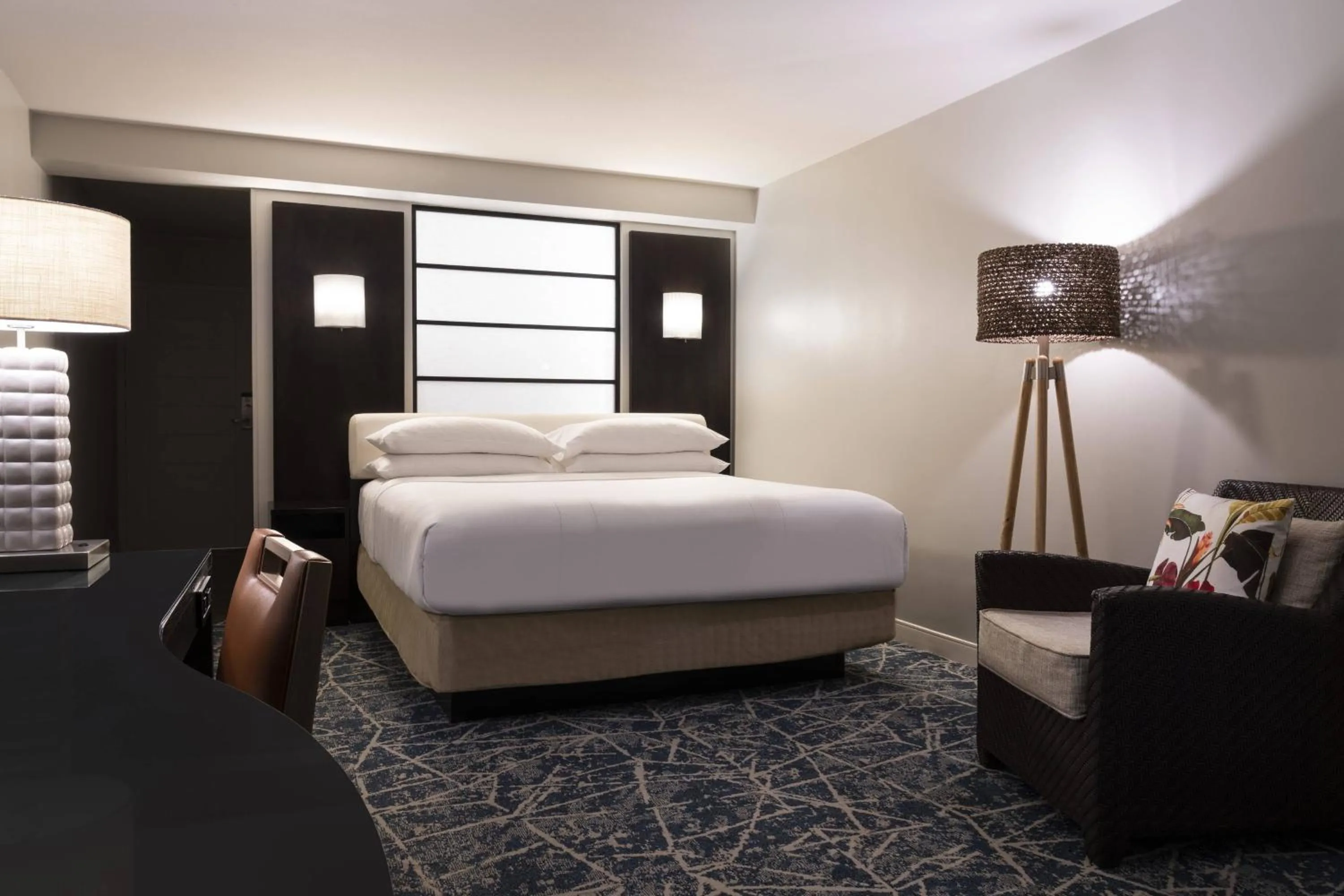 Photo of the whole room, Bed in Waikoloa Beach Marriott Resort & Spa