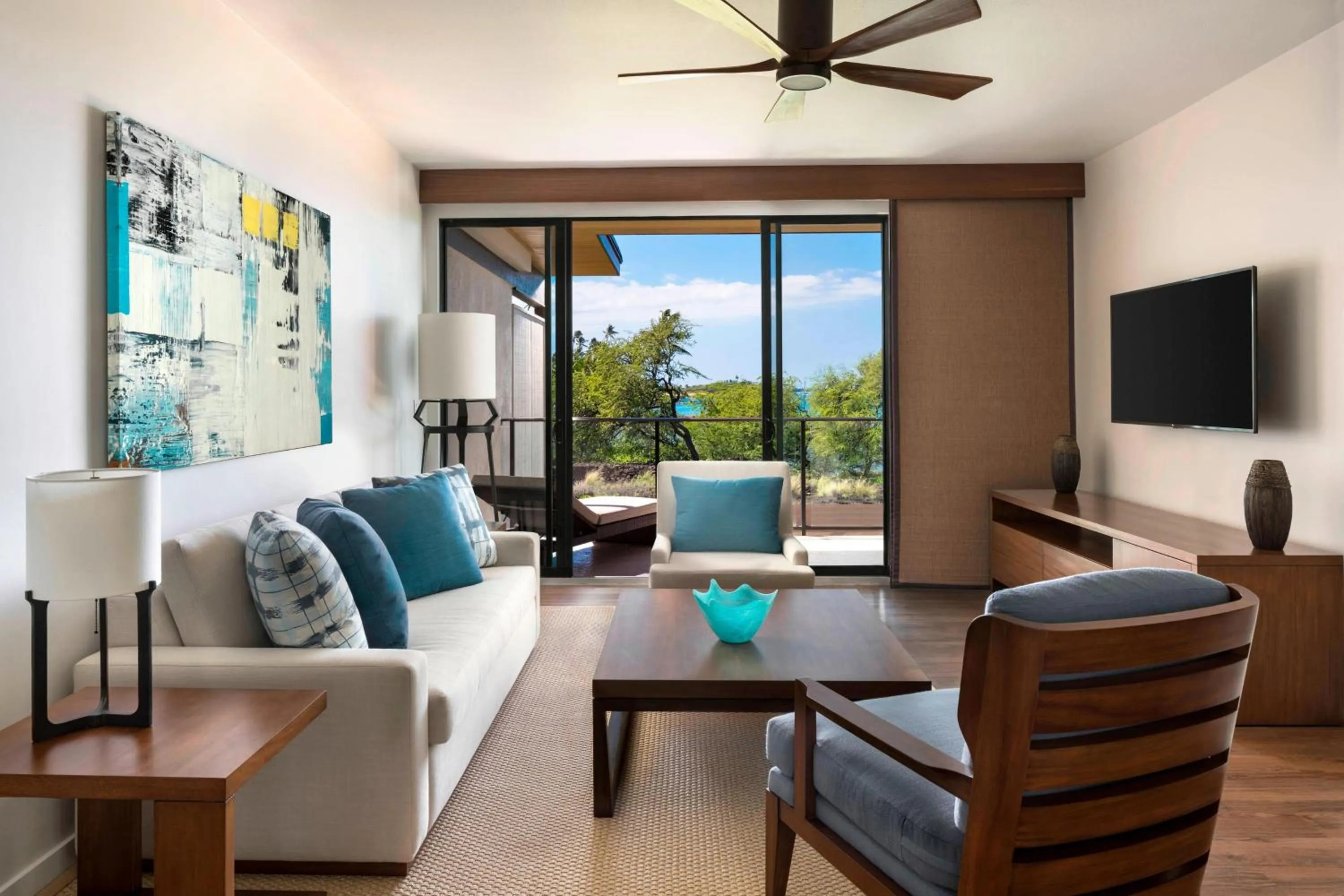 Living room in Waikoloa Beach Marriott Resort & Spa