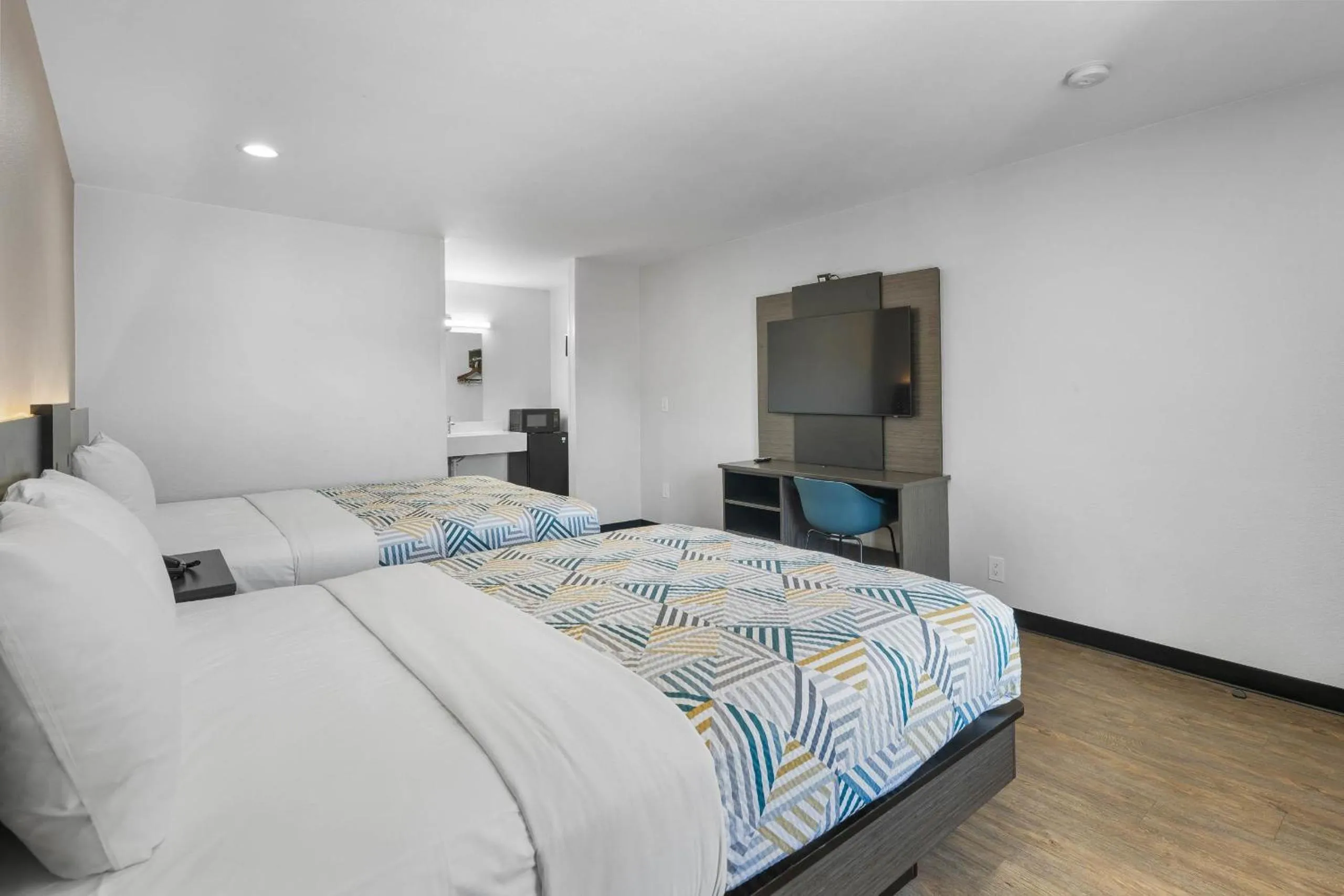 Bedroom, Bed in Motel 6-La Mesa, CA