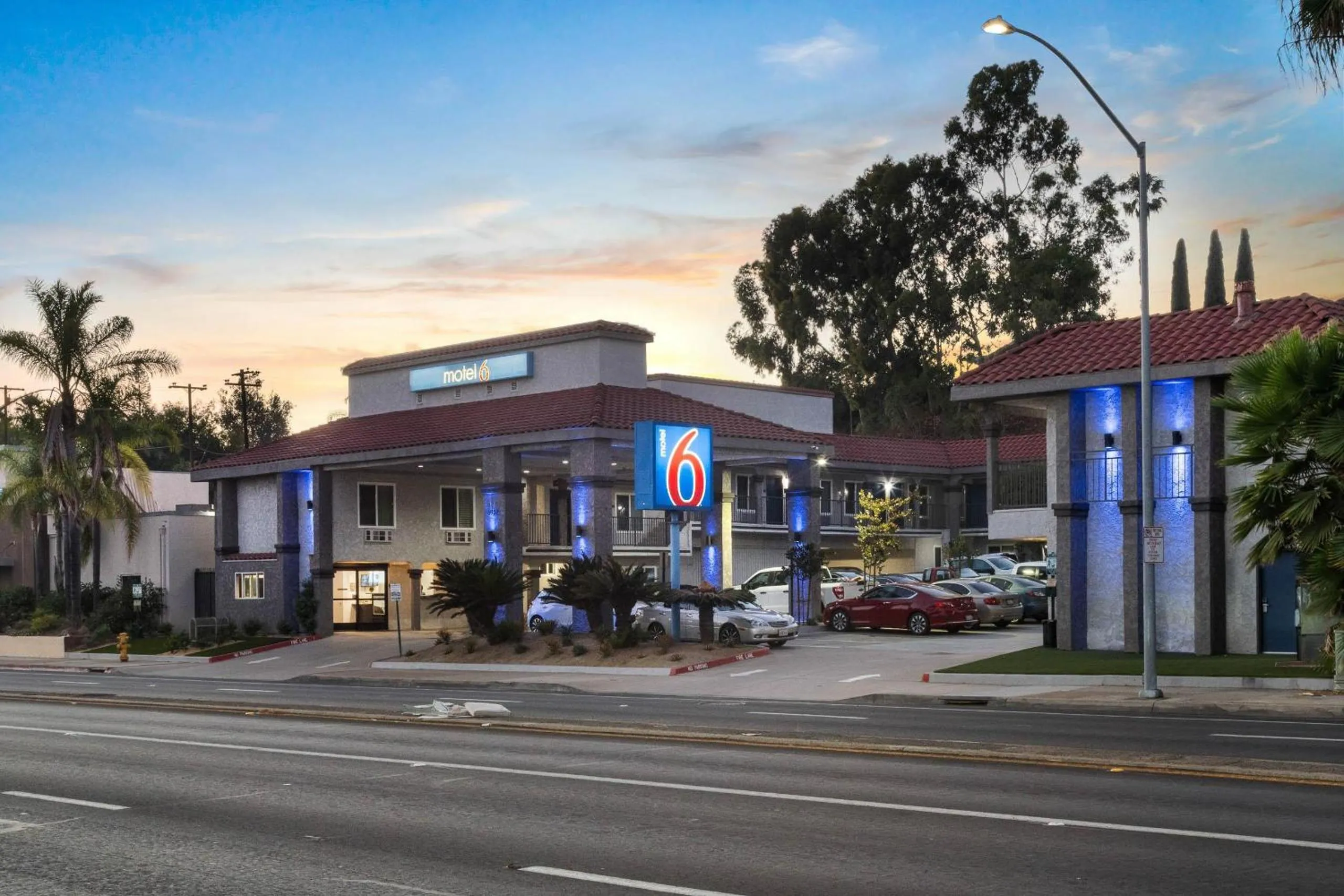 Property building in Motel 6-La Mesa, CA