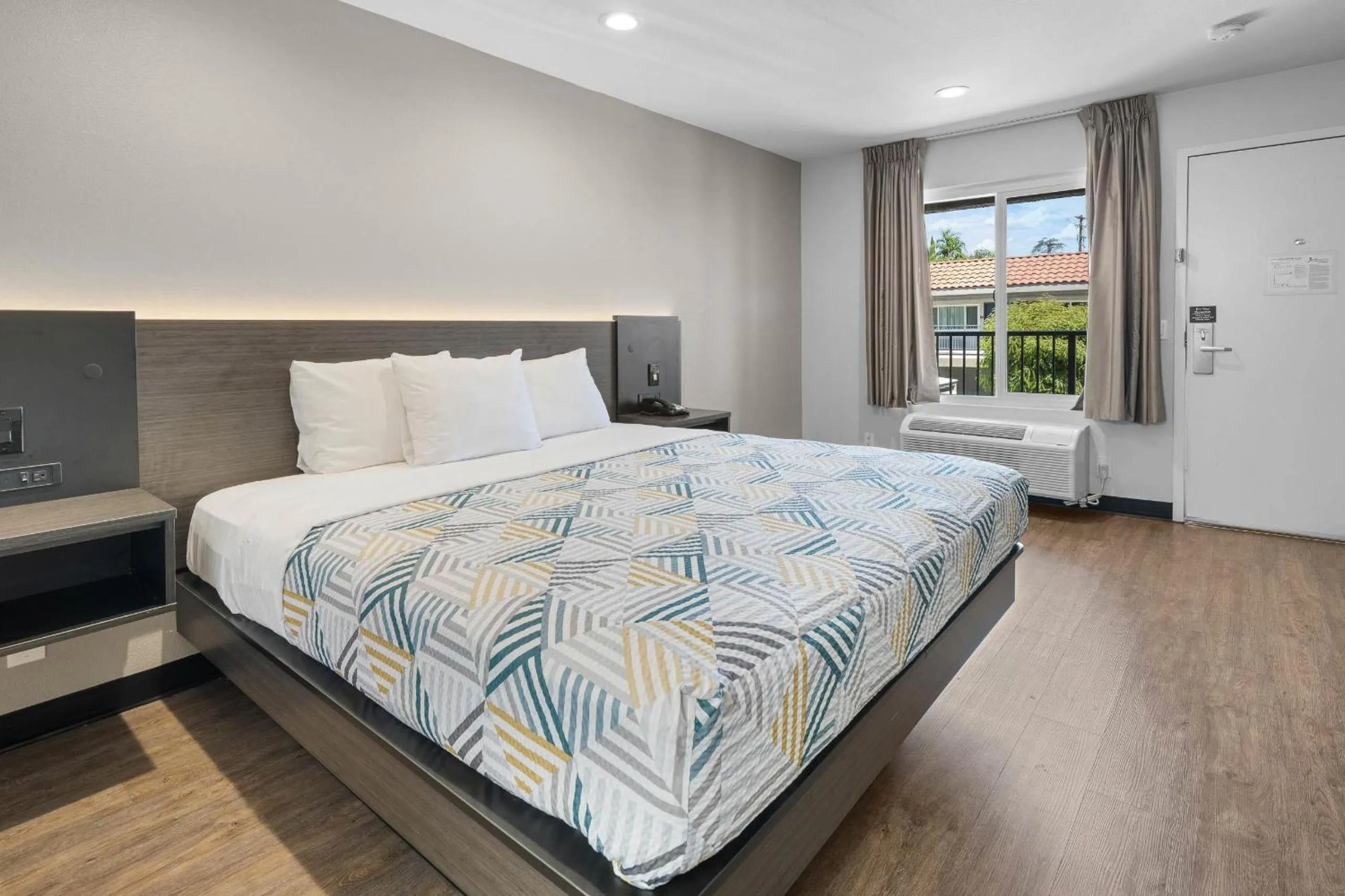 Bedroom, Bed in Motel 6-La Mesa, CA