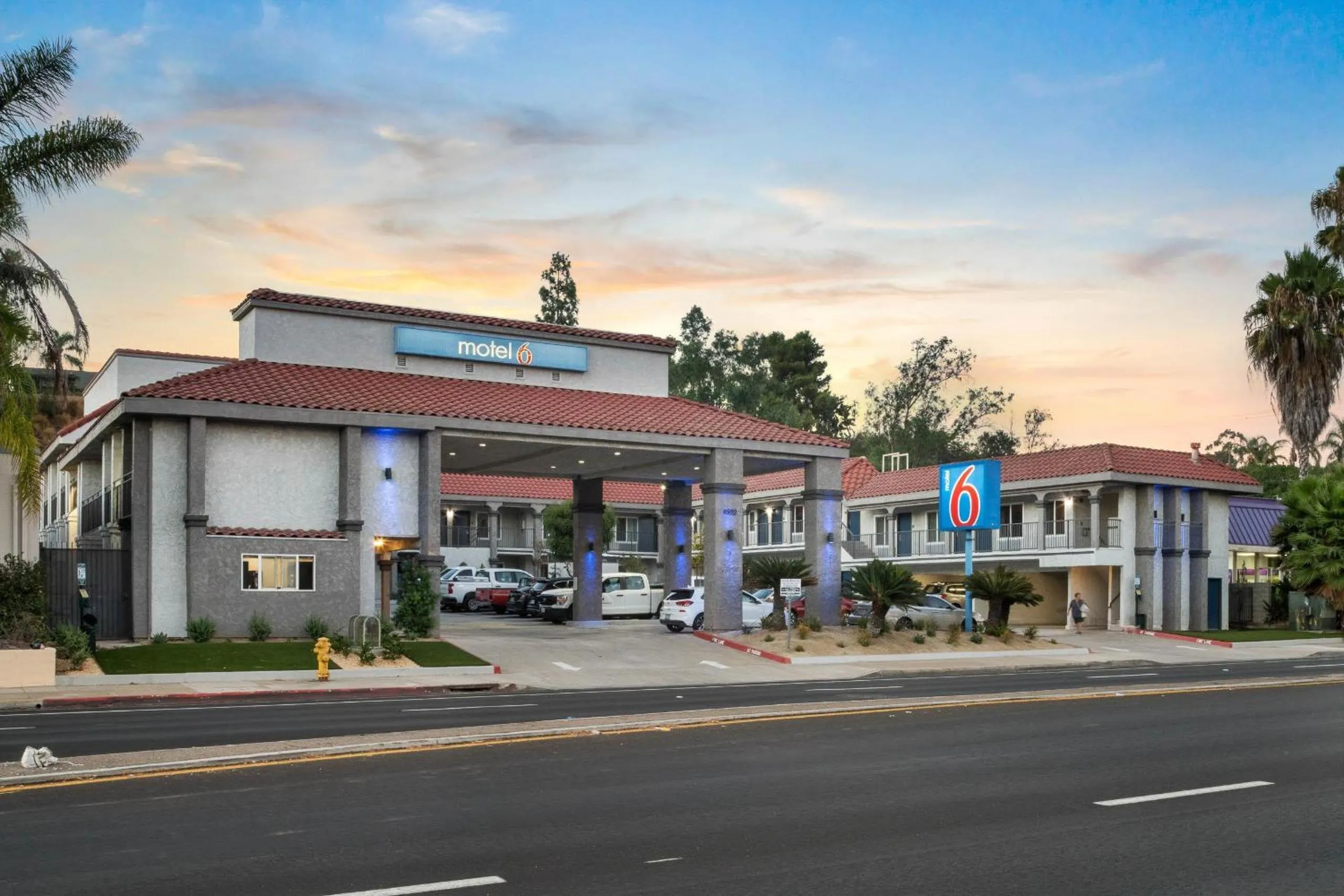 Property building in Motel 6-La Mesa, CA