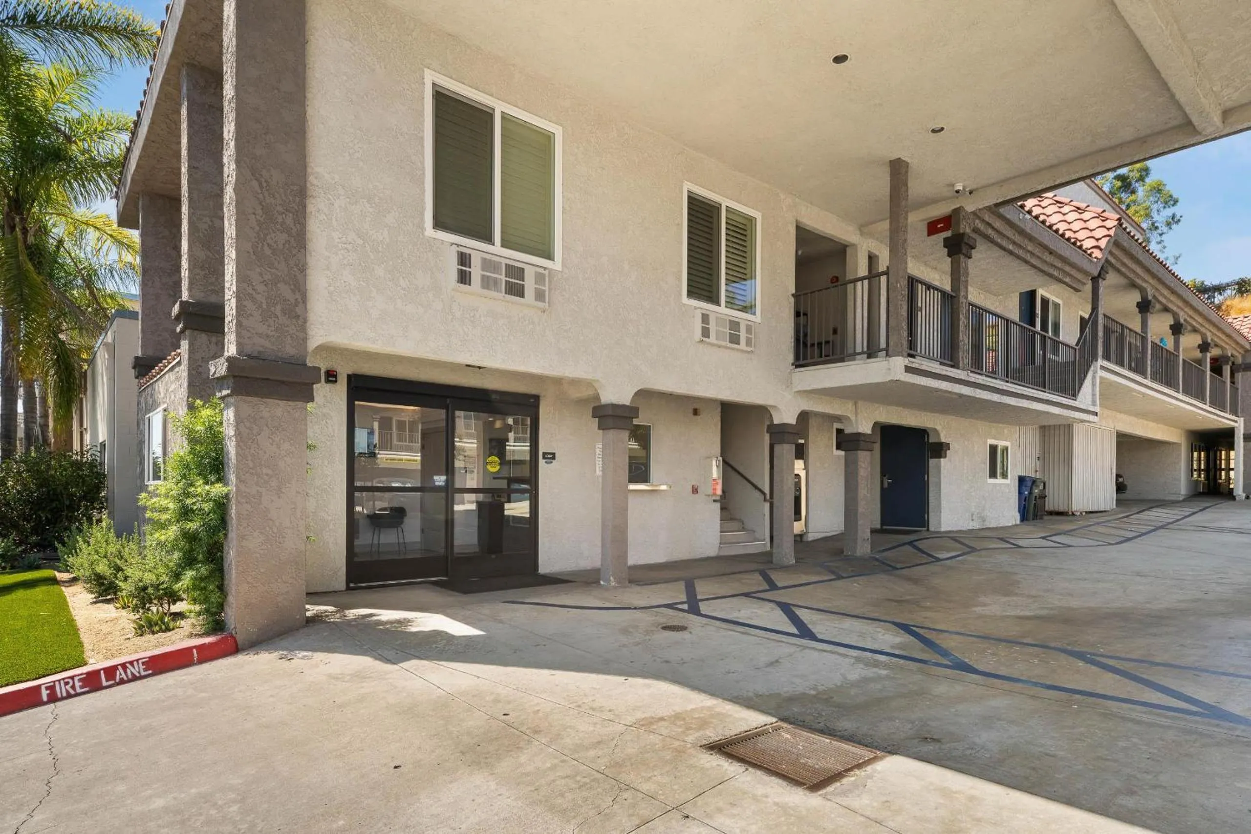 Property building in Motel 6-La Mesa, CA
