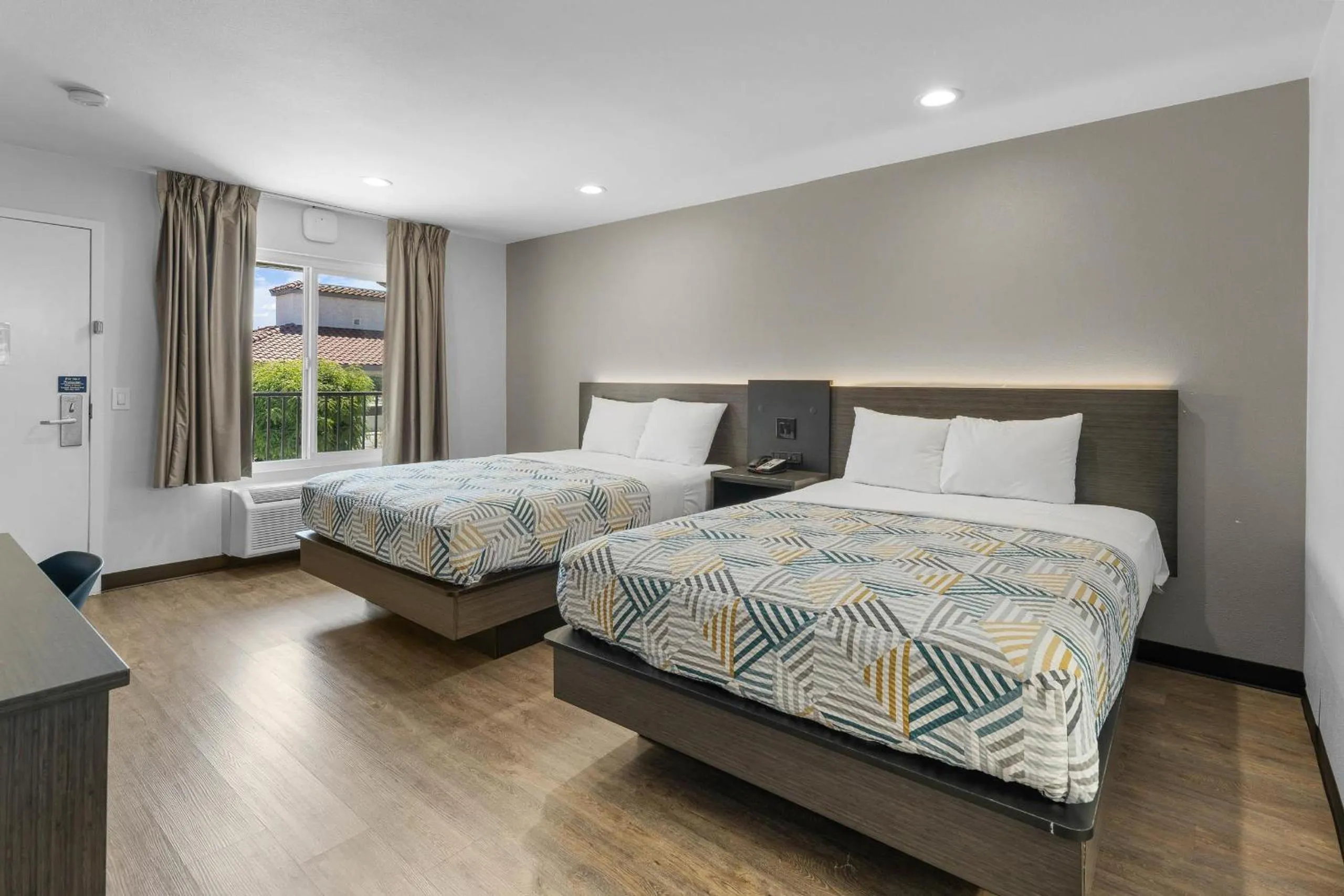 Bedroom, Bed in Motel 6-La Mesa, CA