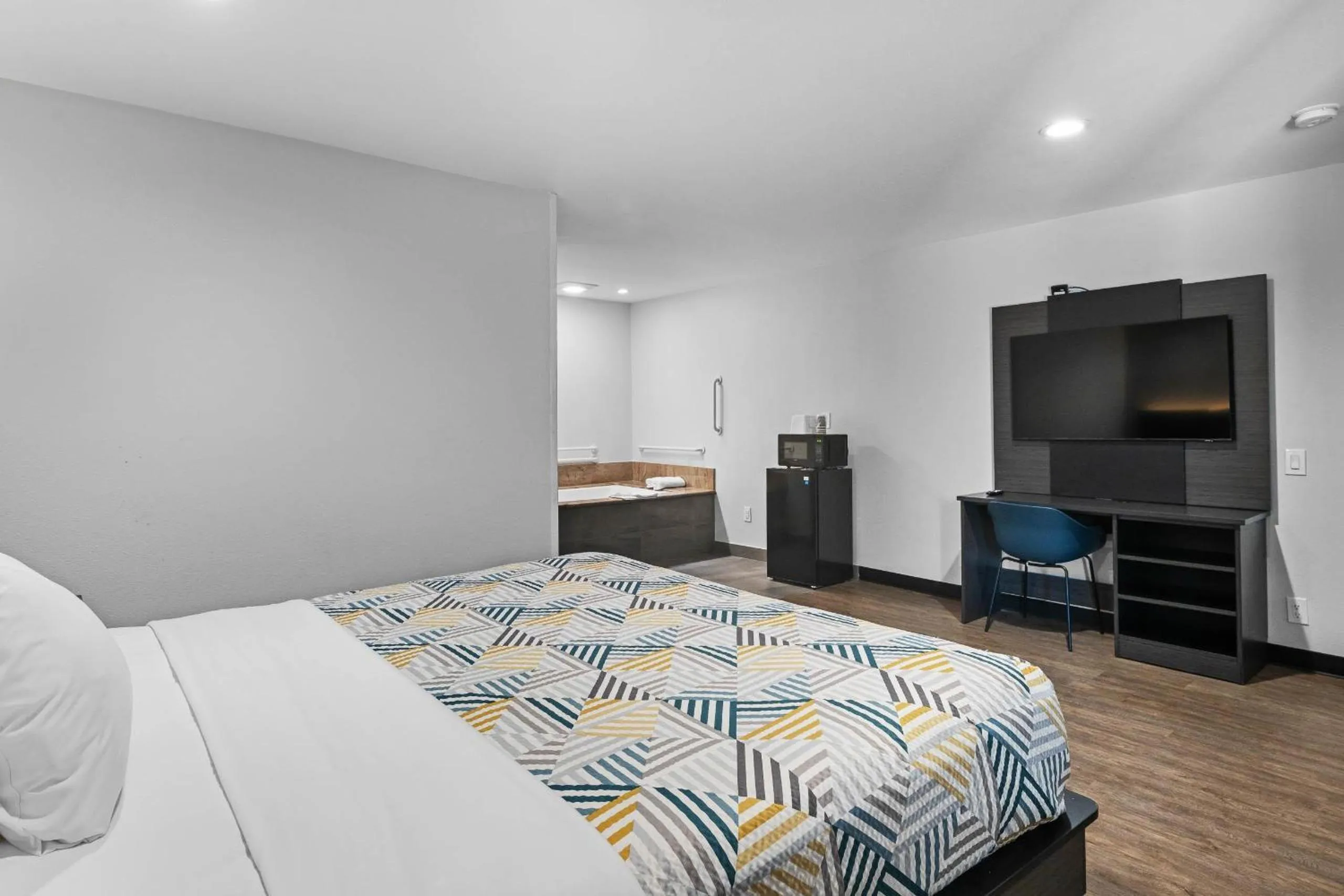 Bedroom, Bed in Motel 6-La Mesa, CA