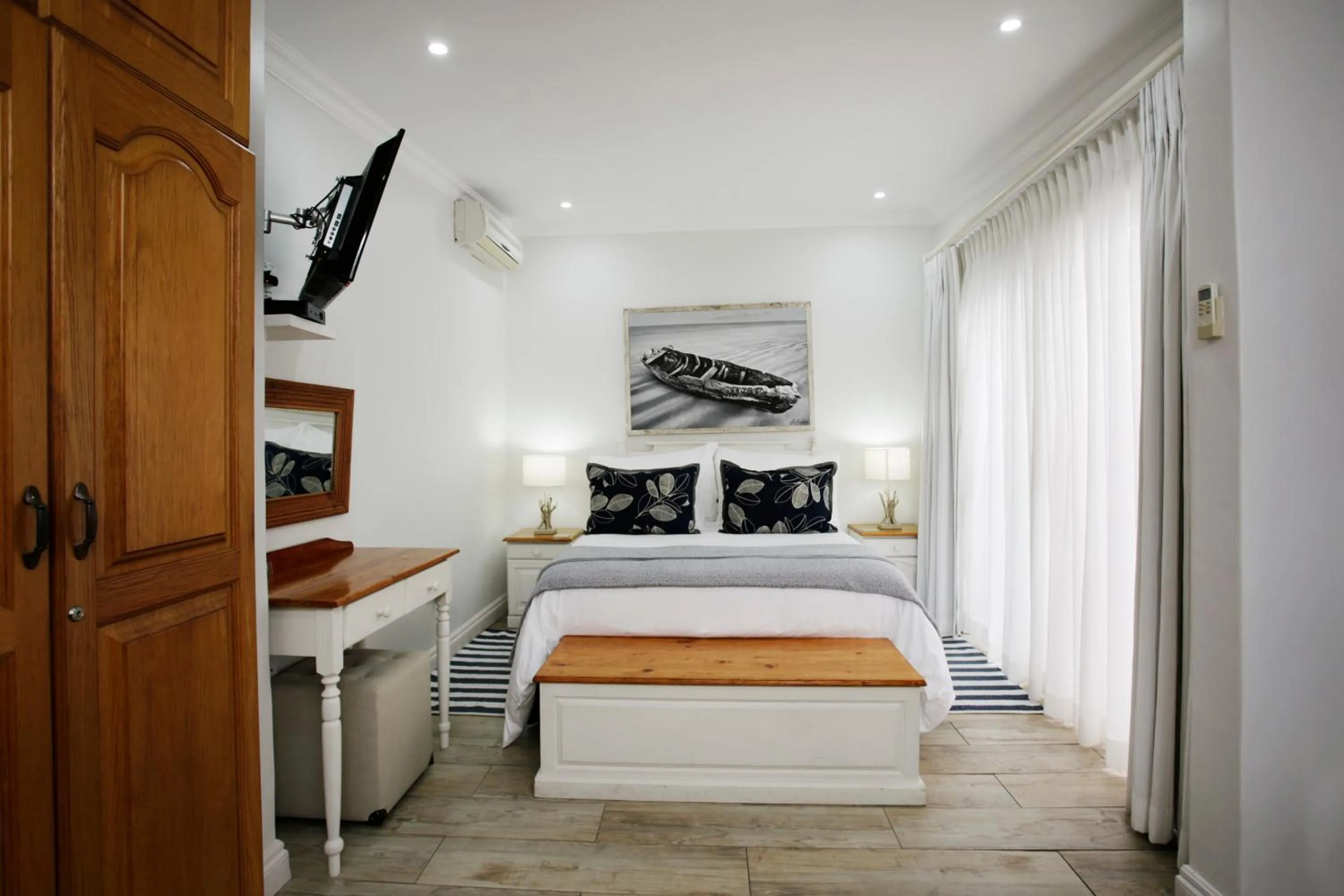 Deluxe Double Room - single occupancy in Ocean Hideaway Bed and Breakfast