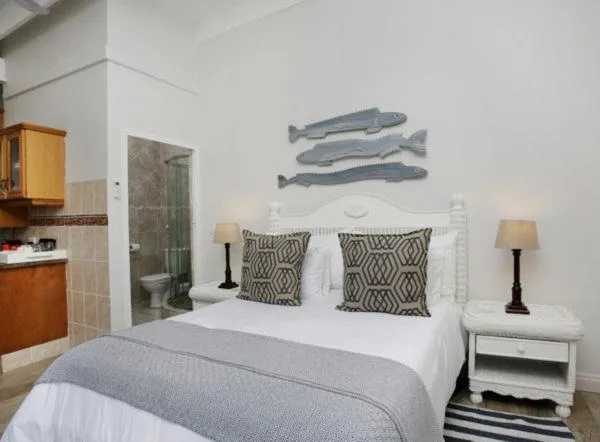 Bed in Ocean Hideaway Bed and Breakfast