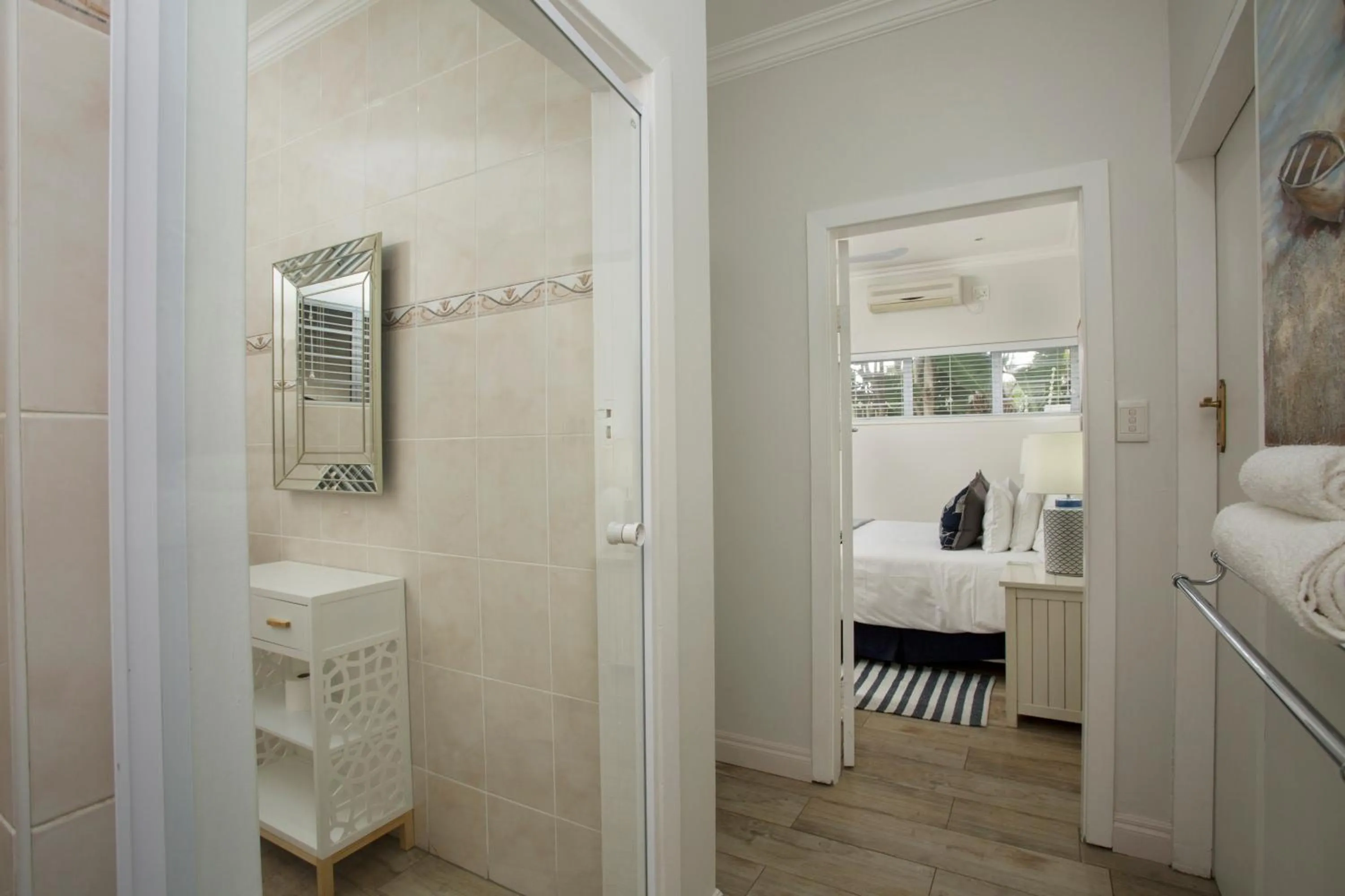 Bed in Ocean Hideaway Bed and Breakfast