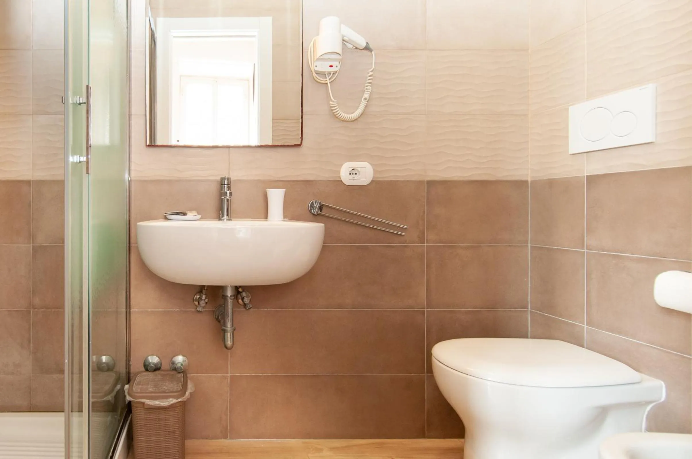 Shower in Domus Porta Angelica