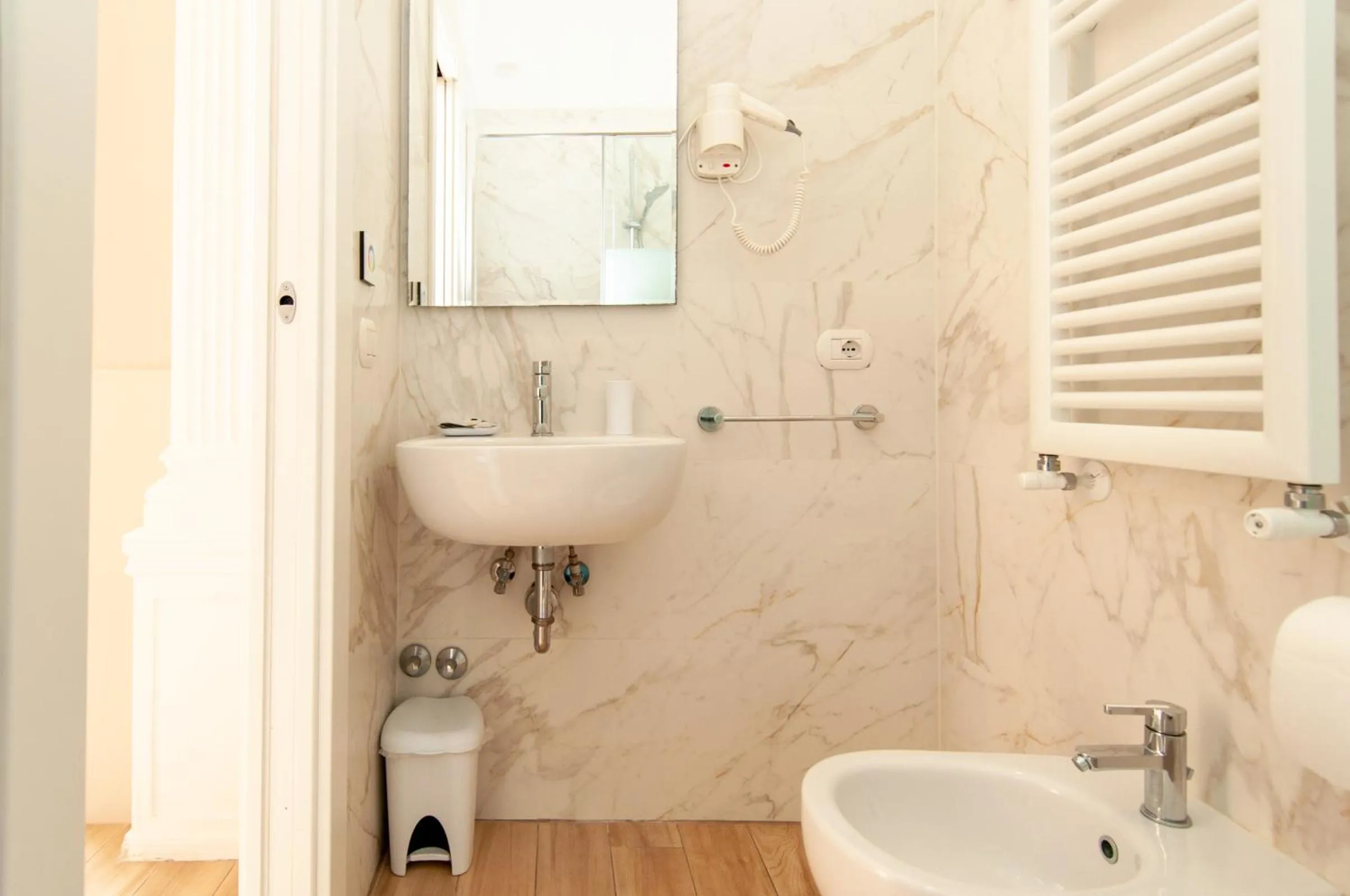 Shower in Domus Porta Angelica