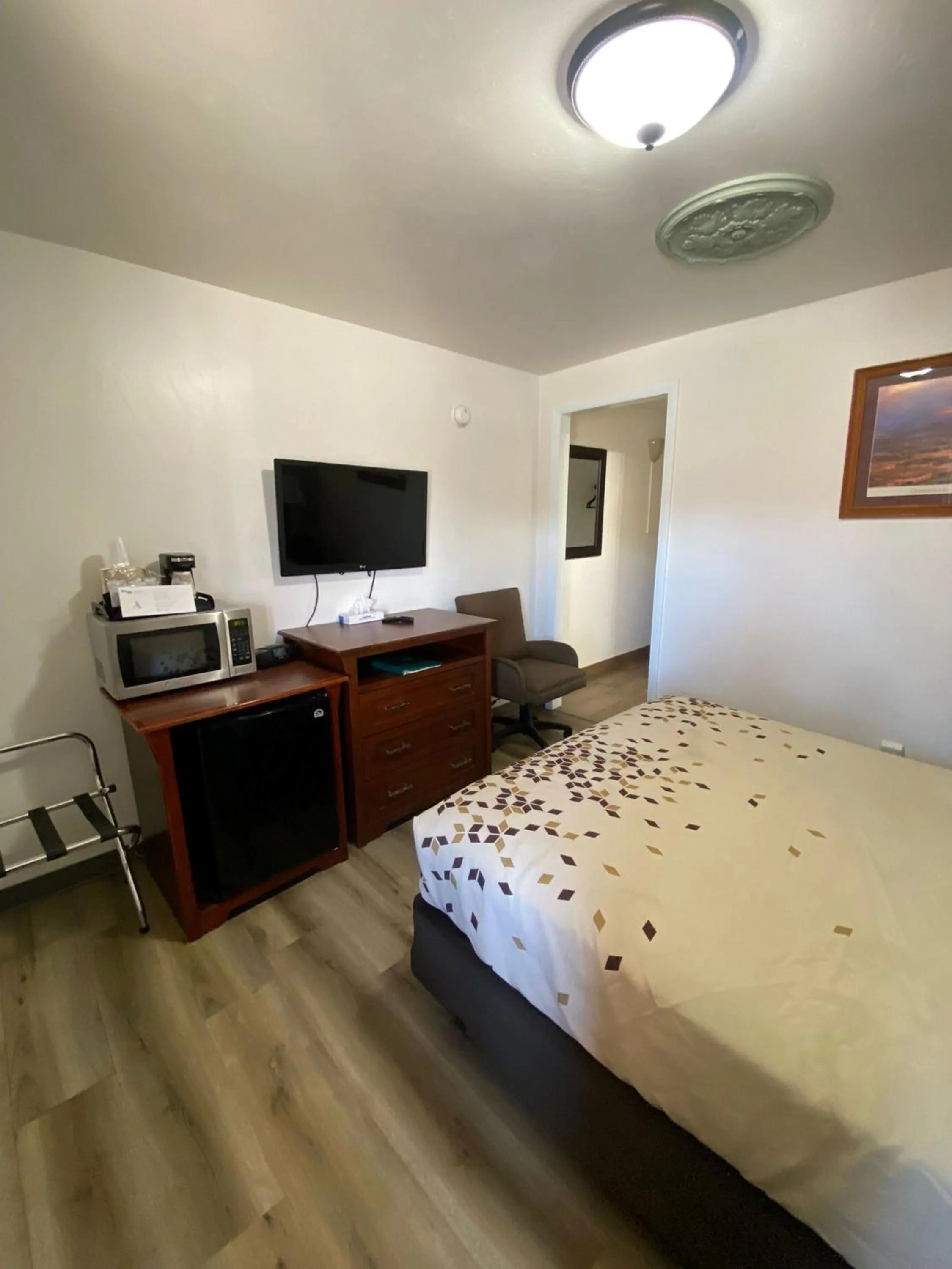 Bed in Inca Inn Moab