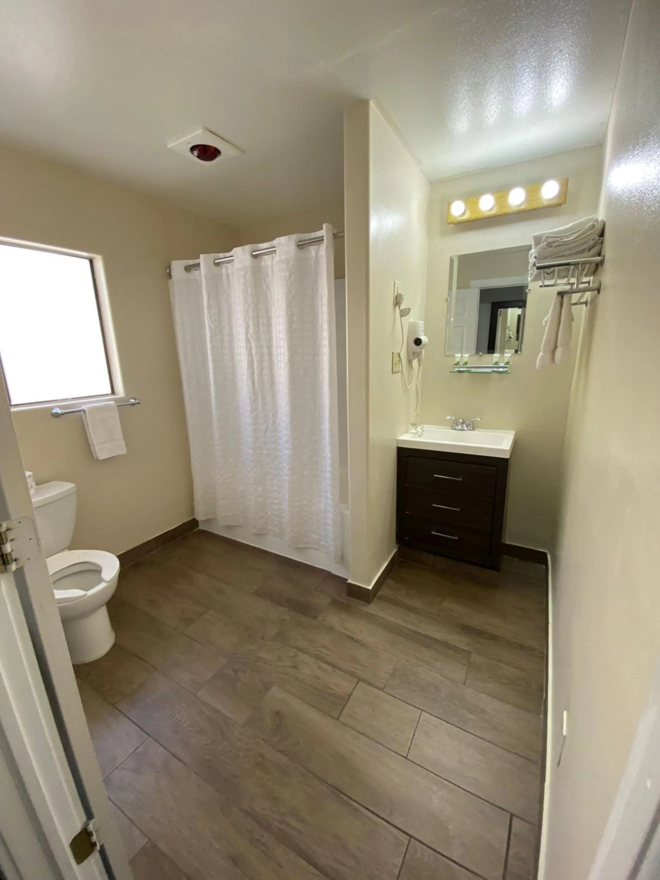 Bathroom in Inca Inn Moab