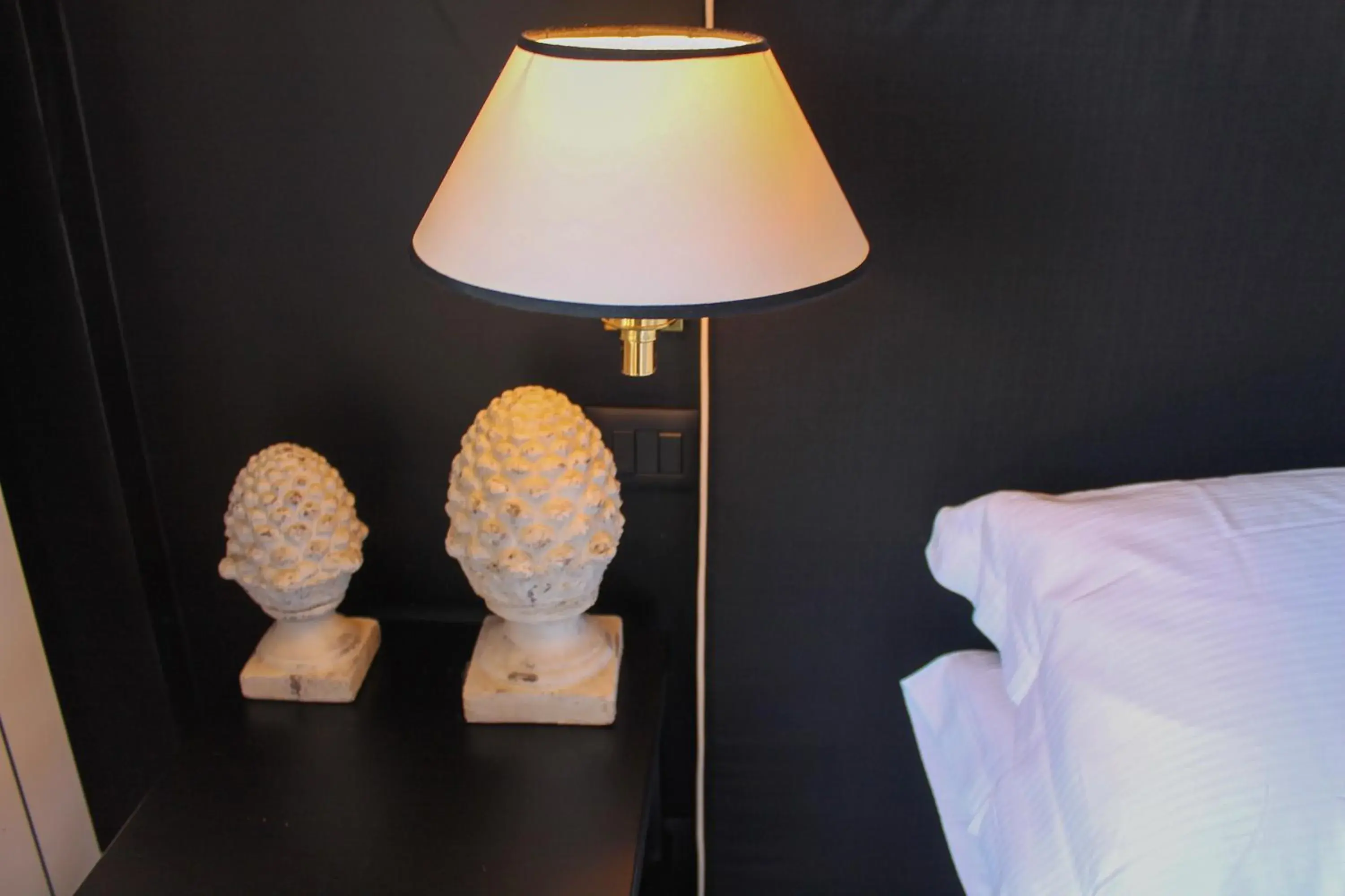 Bed in Hotel San Luca Bed in Hotel San Luca