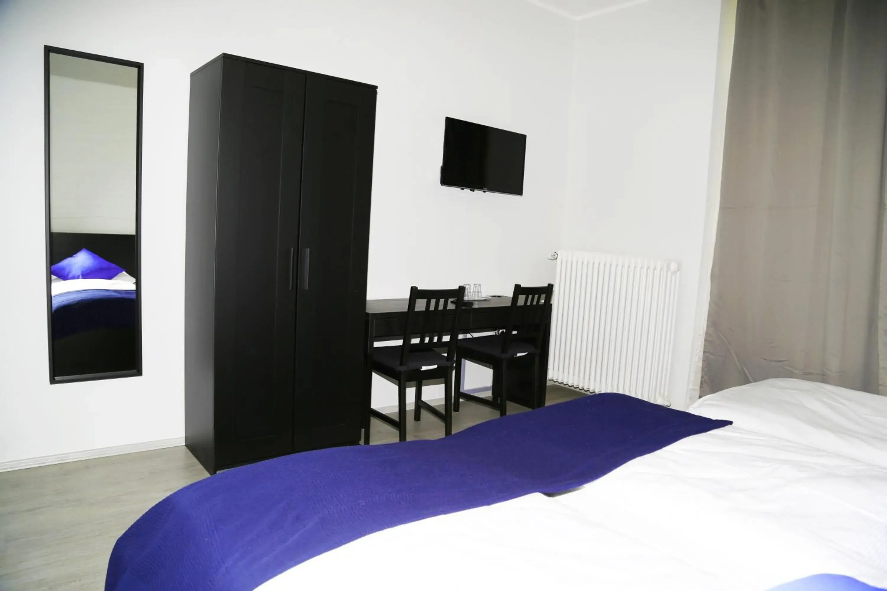 Double Room in Main Hotel Frankfurt City Double Room in Main Hotel Frankfurt City
