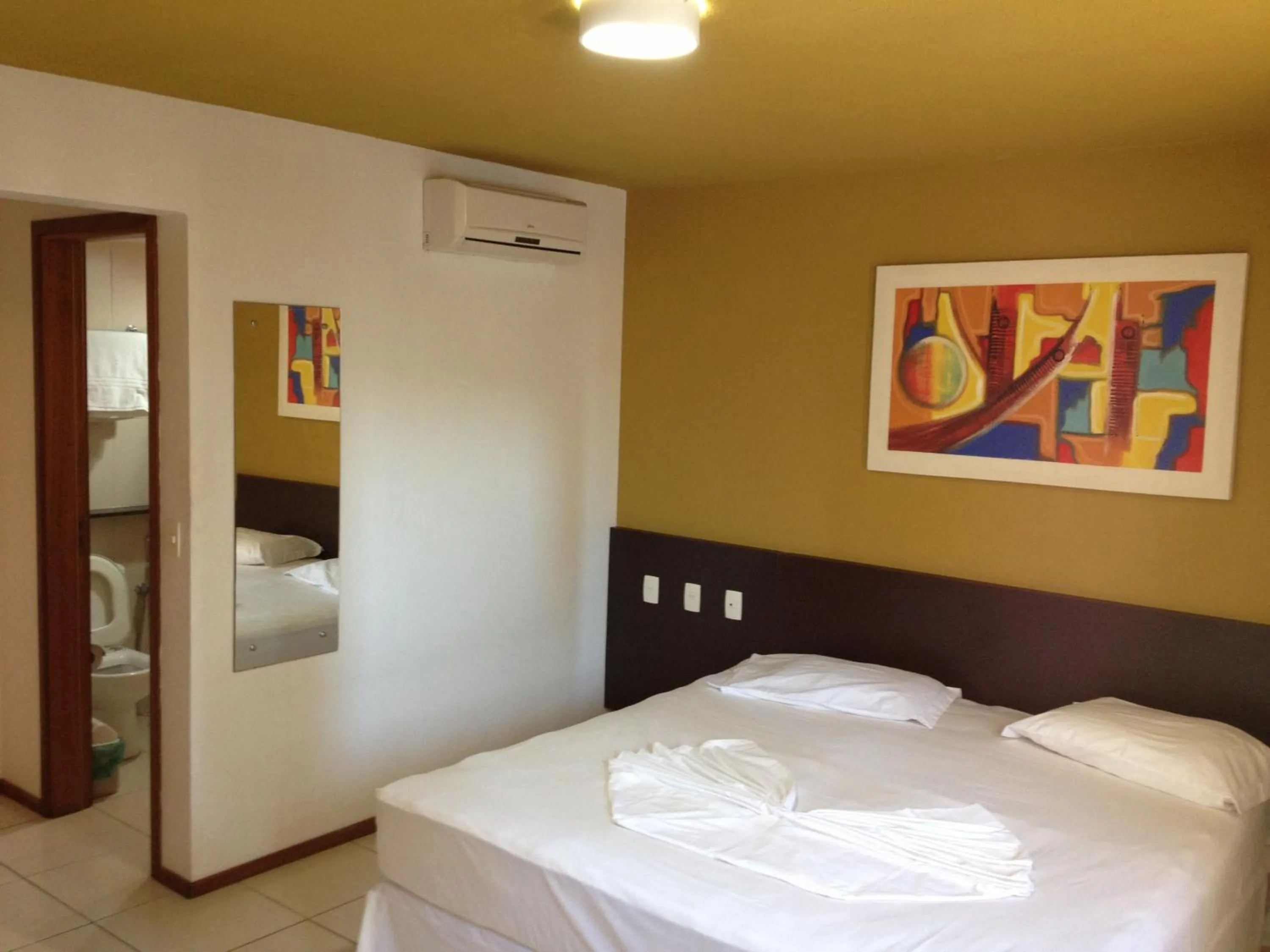 Photo of the whole room, Bed in Saint Patrick Praia Hotel