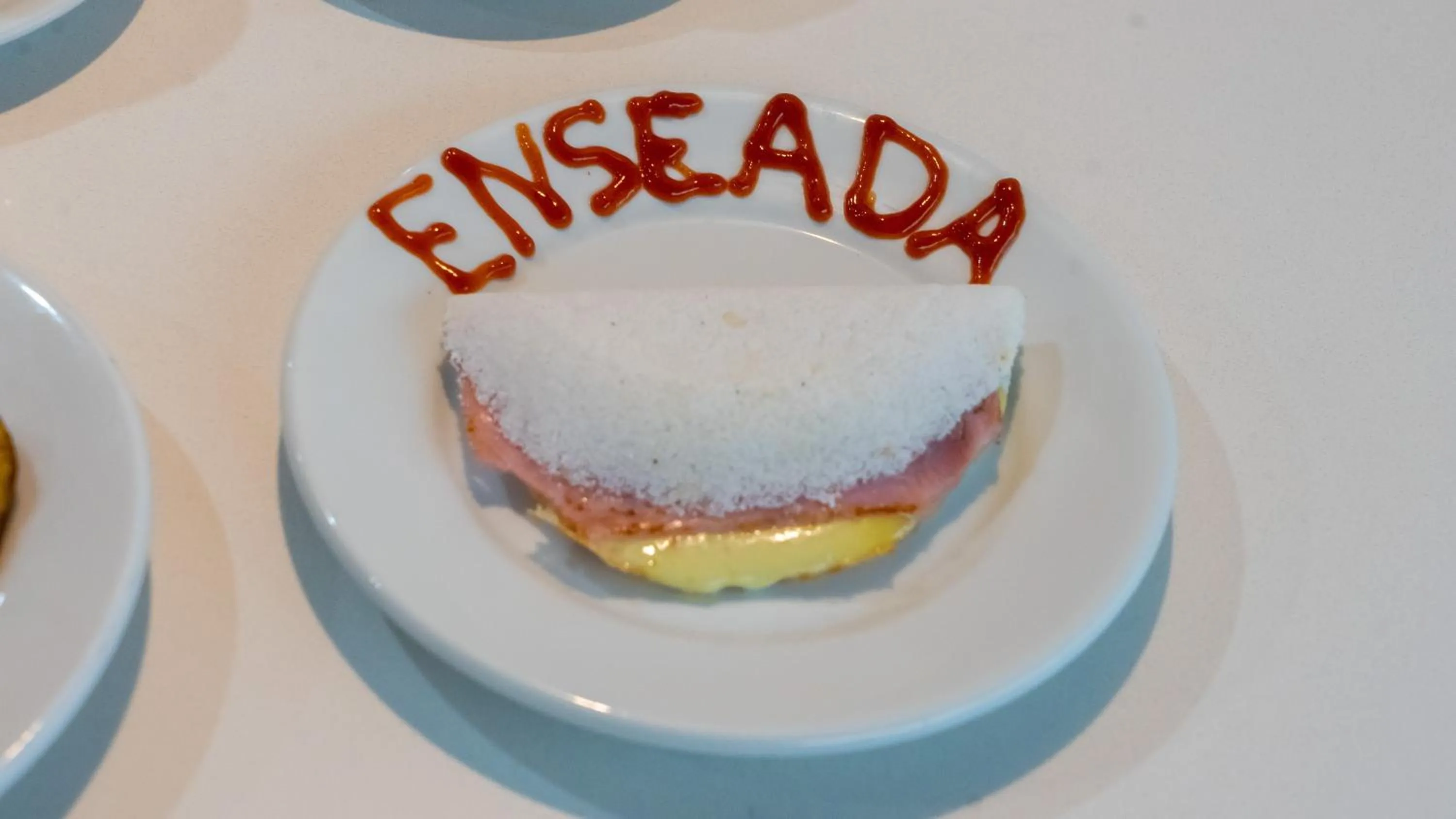 Restaurant/places to eat in Praia Hotel Enseada