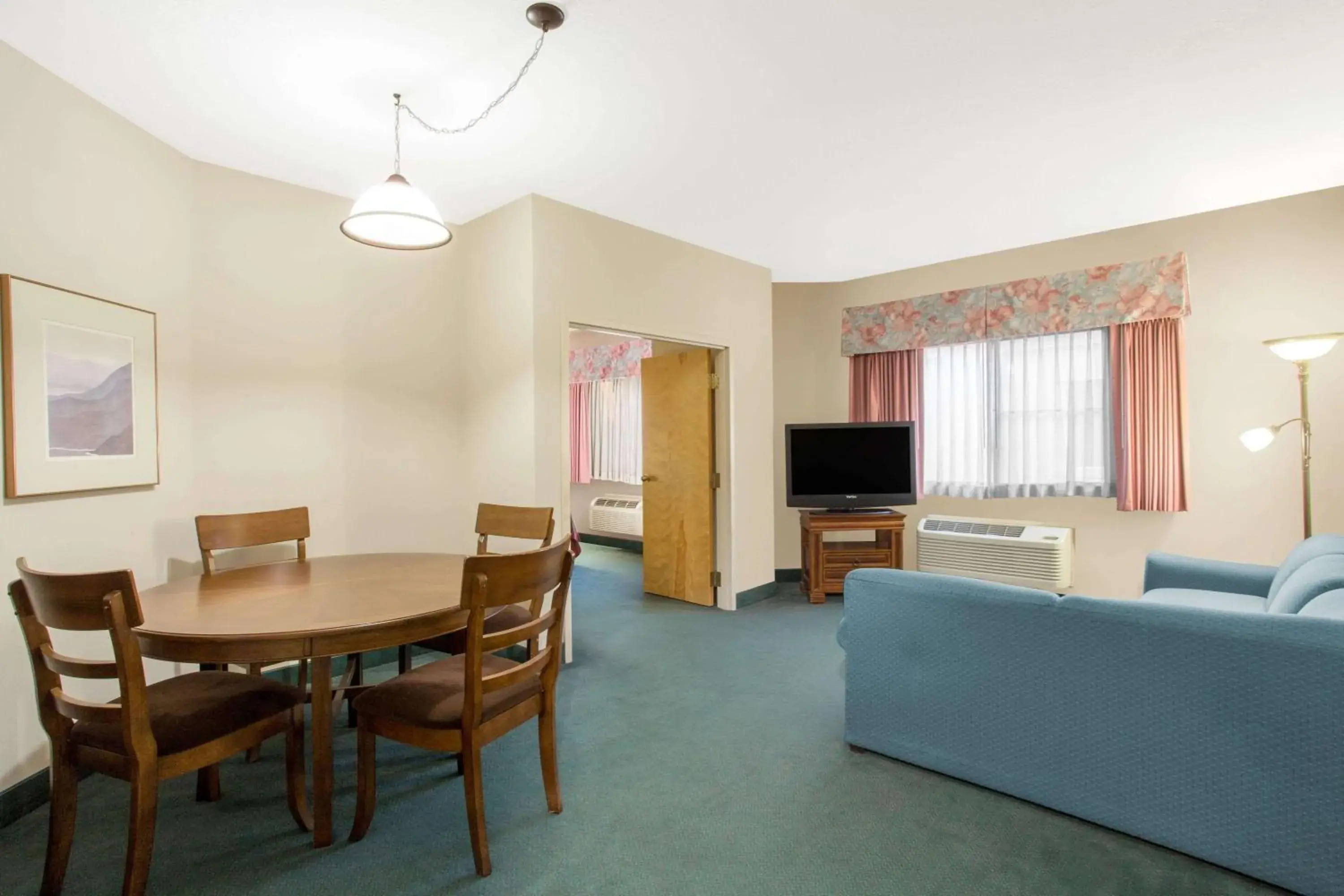 Photo of the whole room in Ramada by Wyndham St George Photo of the whole room in Ramada by Wyndham St George