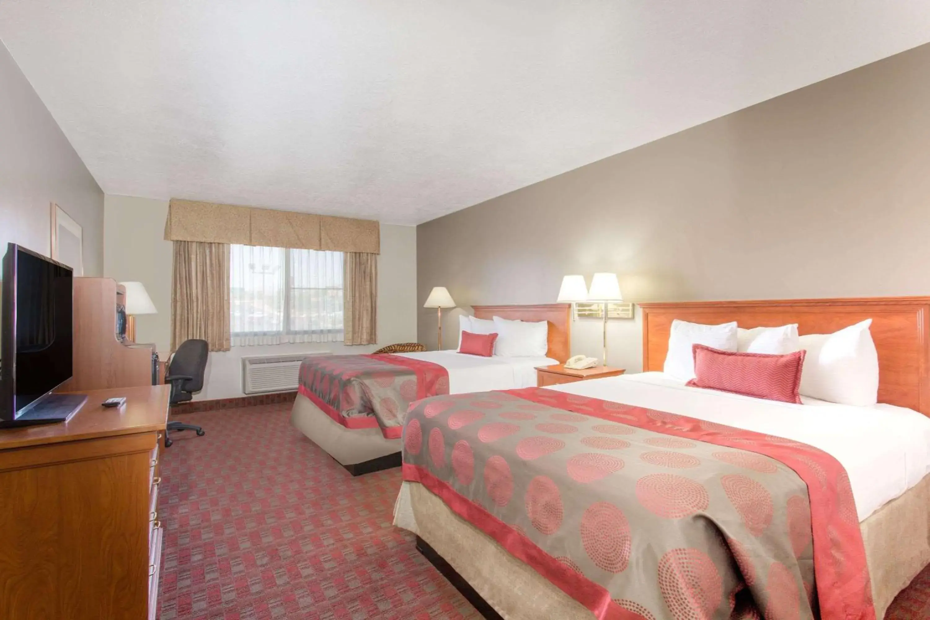 Photo of the whole room, Bed in Ramada by Wyndham St George Photo of the whole room, Bed in Ramada by Wyndham St George