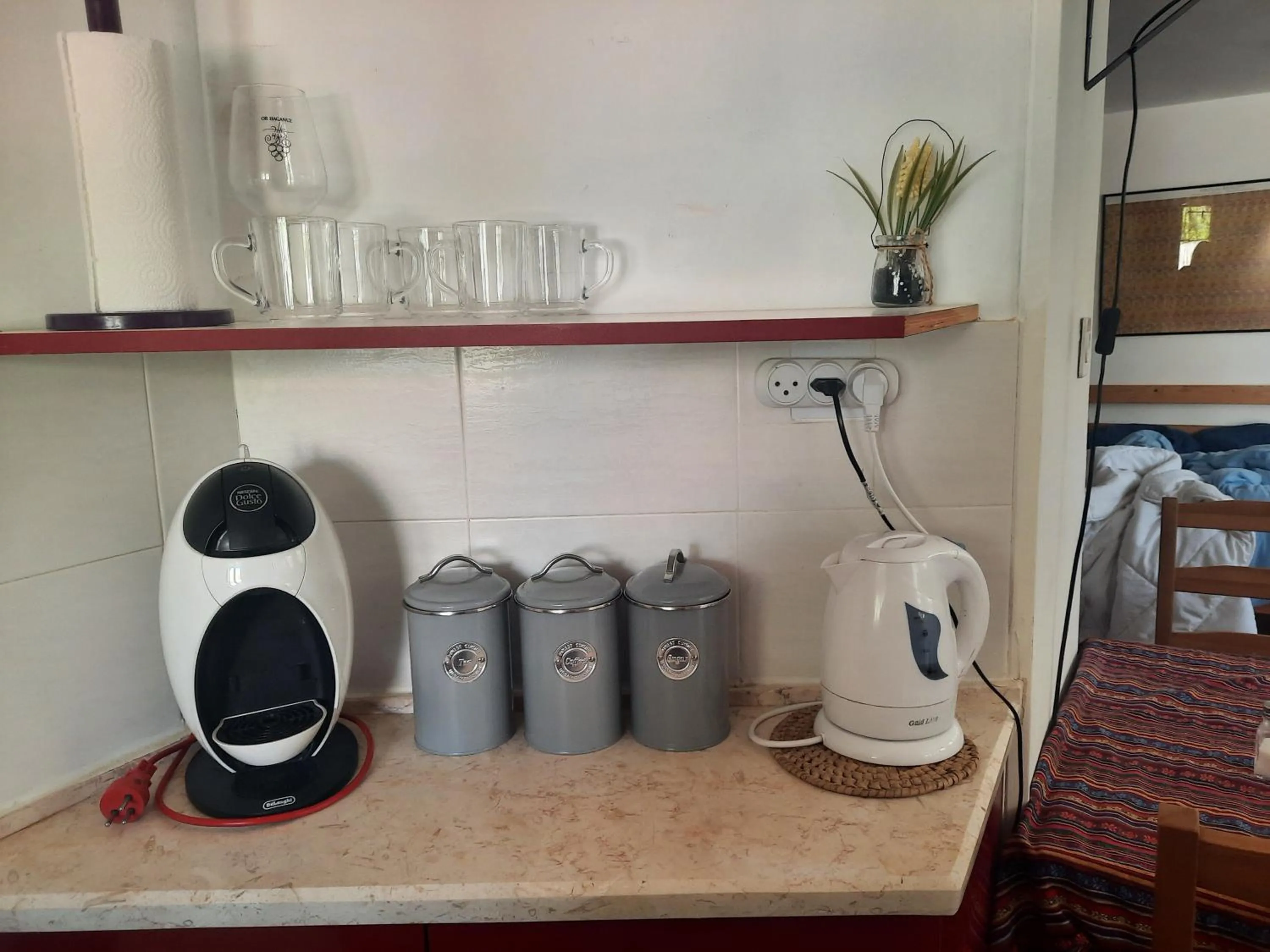 Coffee/tea facilities in הבית הירוק - Green House