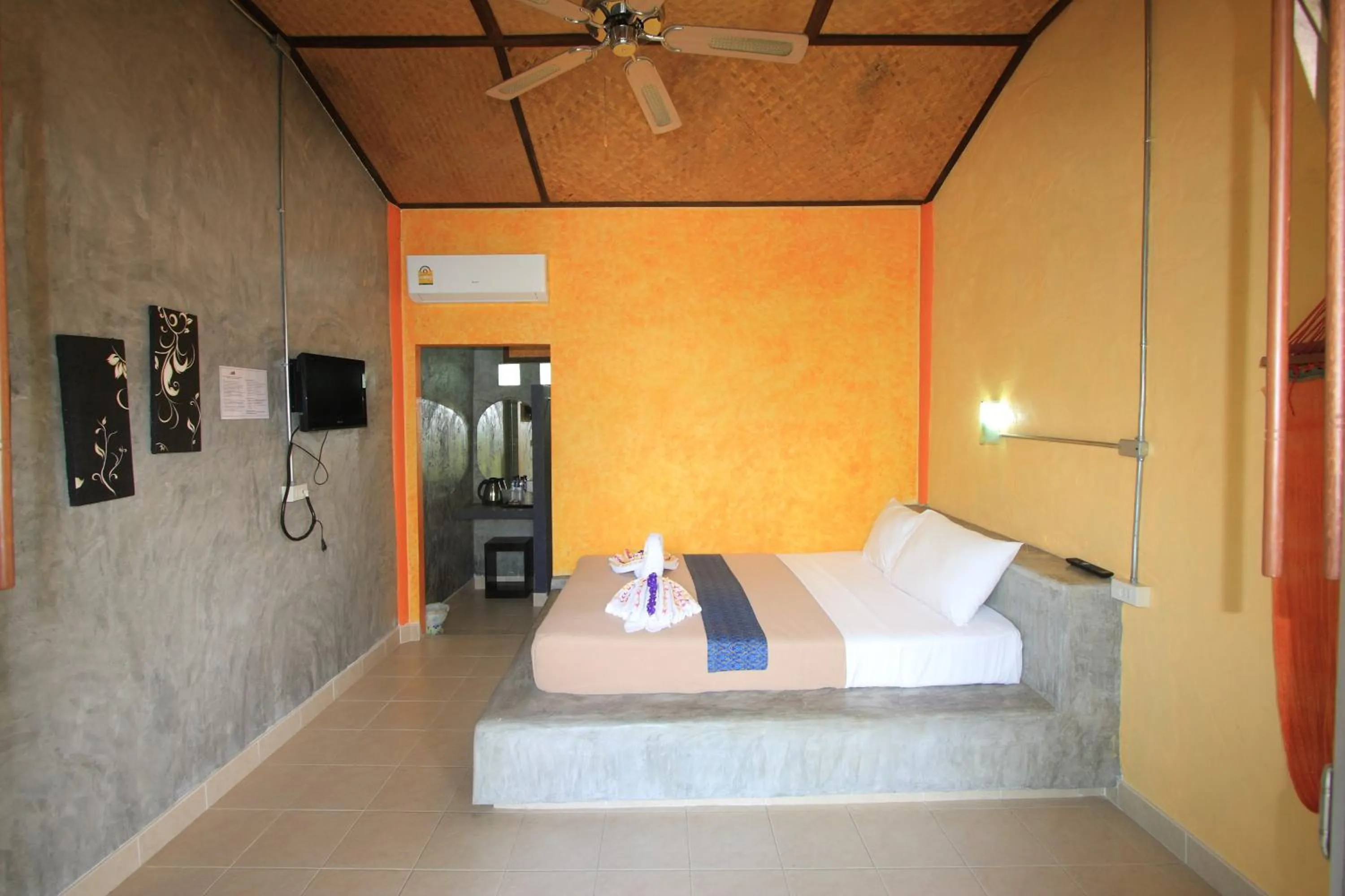 Photo of the whole room, Bed in Beck's Resort