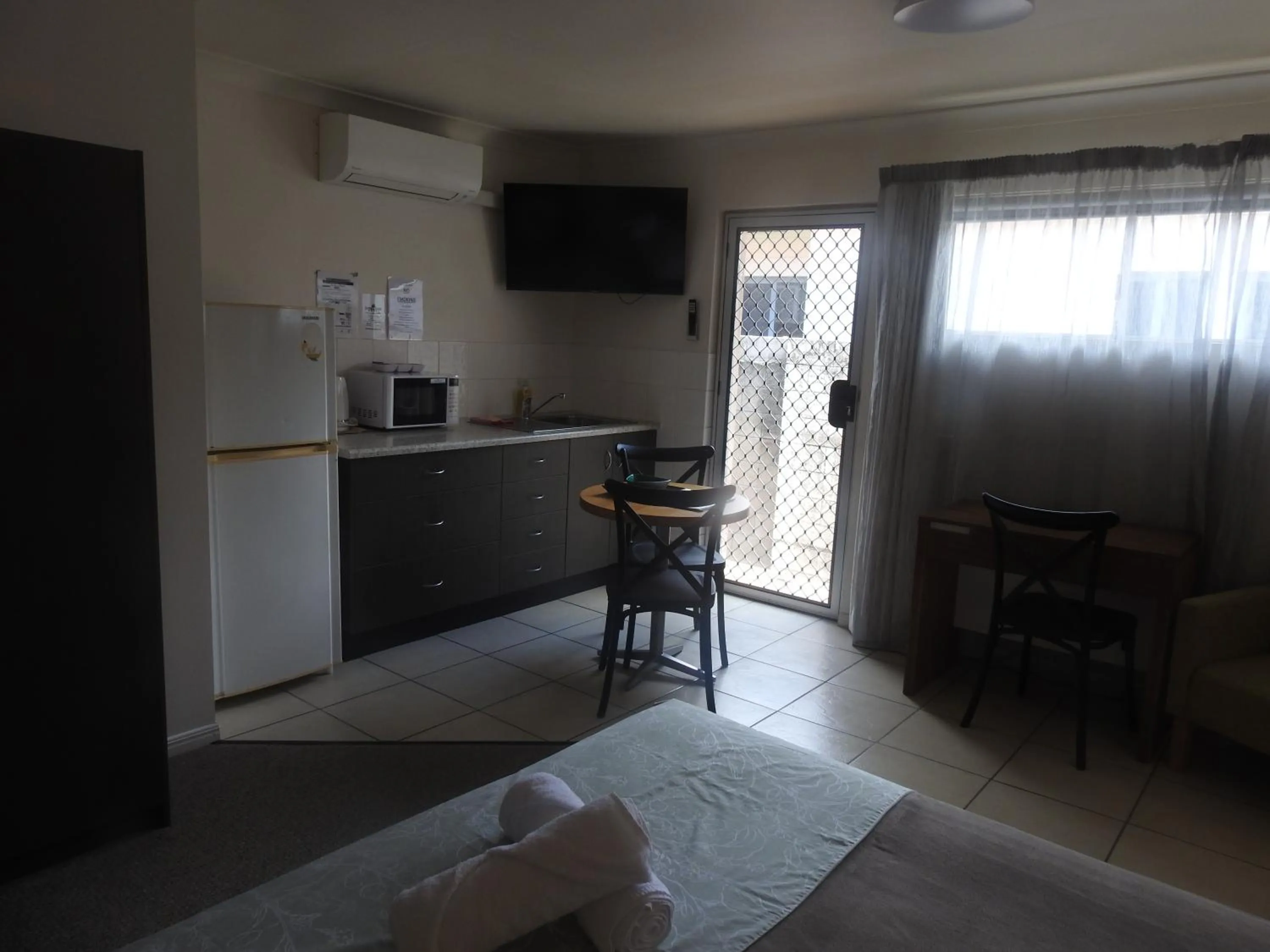 Seating area in Cedar Lodge Motel