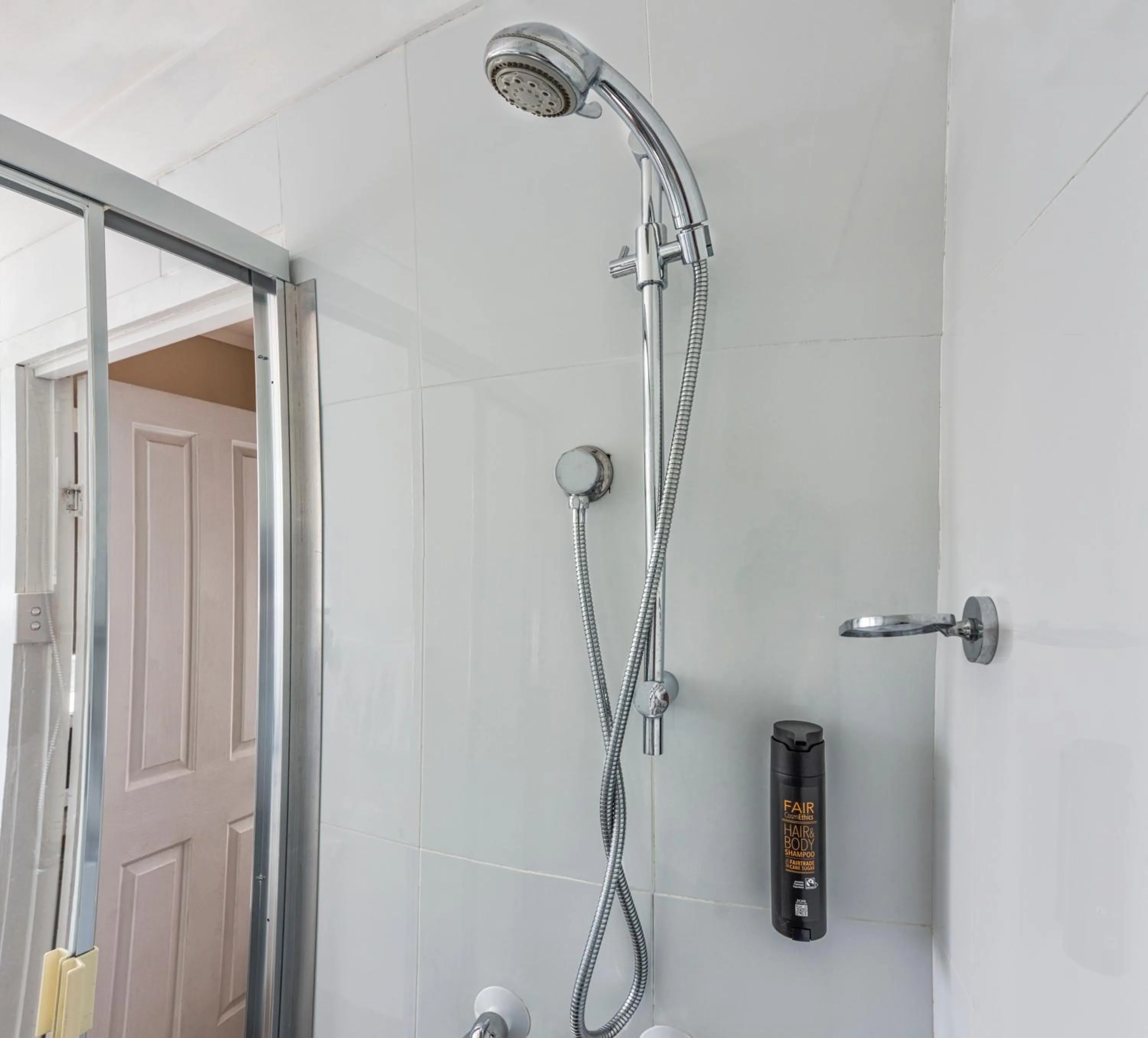 Shower in Blue Mountains Heritage Motel