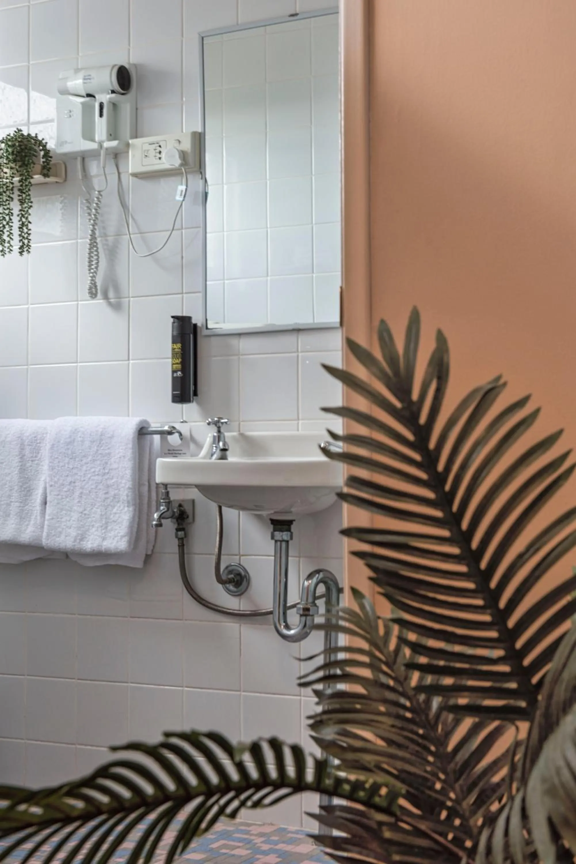 Bathroom in Blue Mountains Heritage Motel