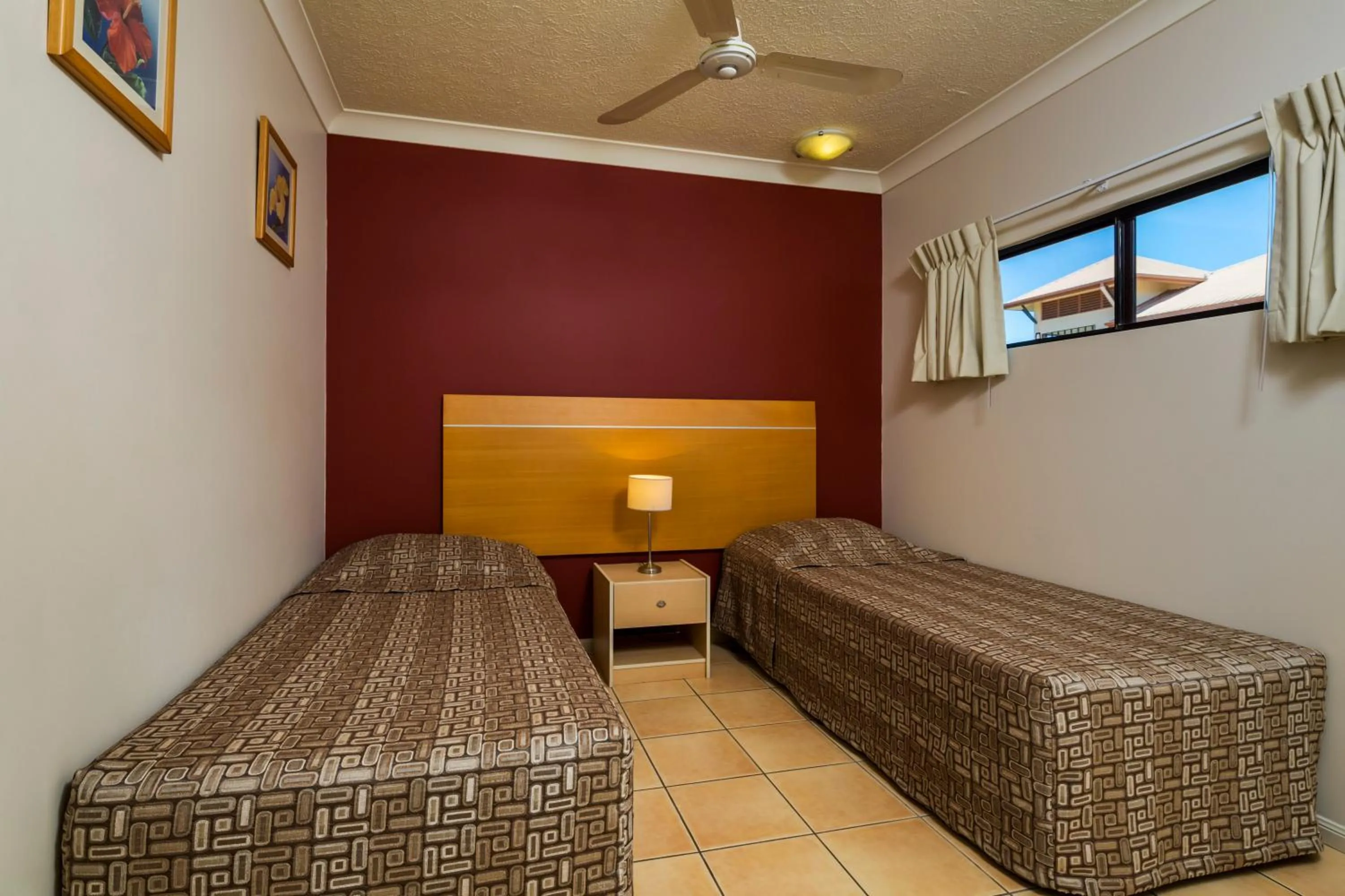 Bedroom, Bed in City Plaza Apartments