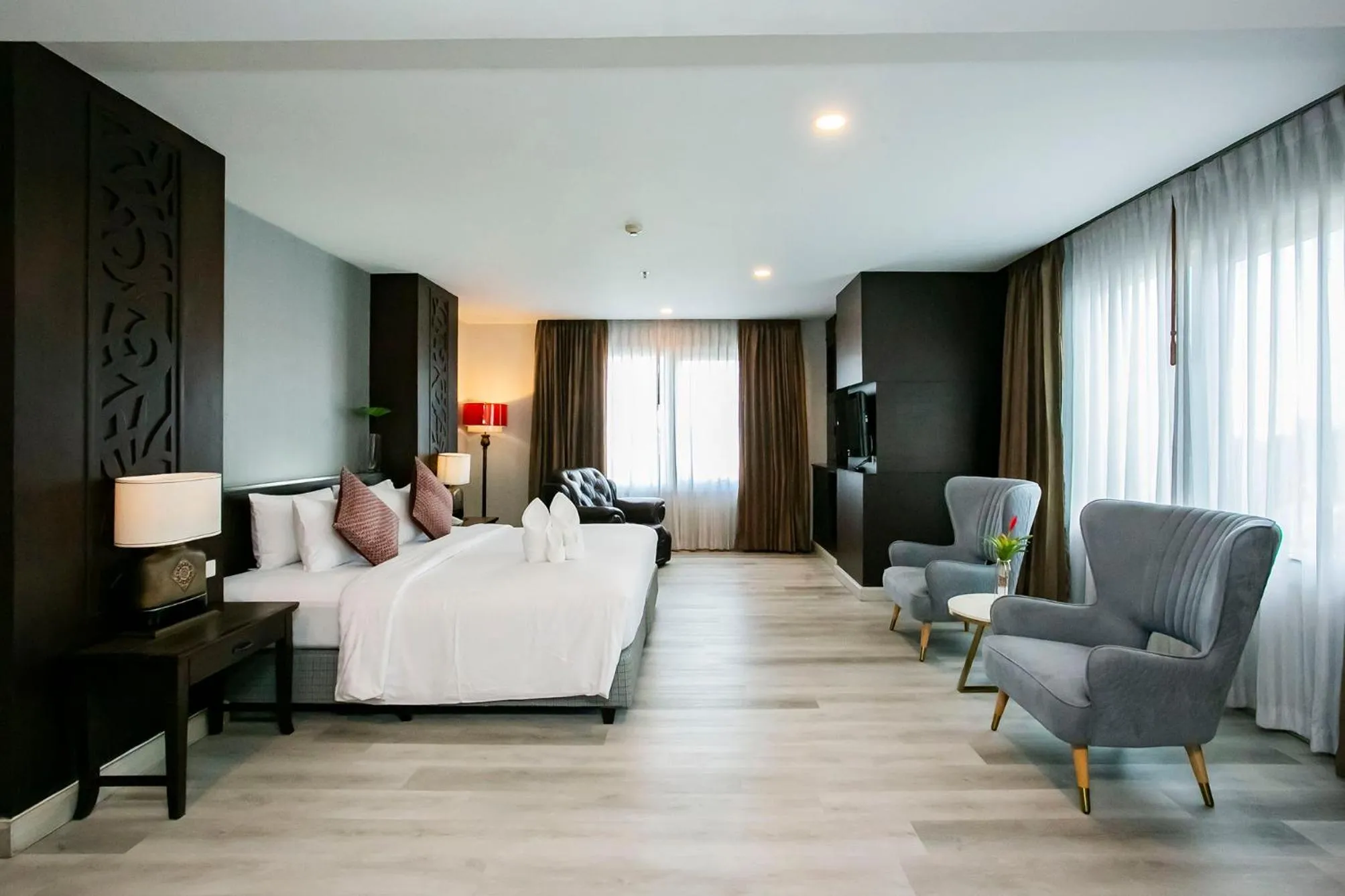 Bedroom in Empress Pattaya Hotel