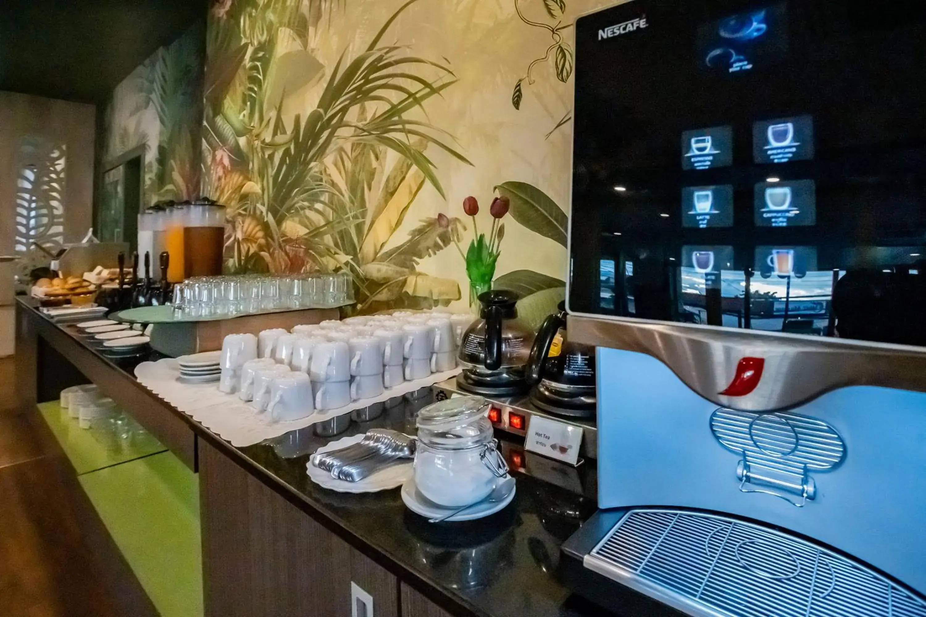 Restaurant/places to eat in Empress Pattaya Hotel Restaurant/places to eat in Empress Pattaya Hotel