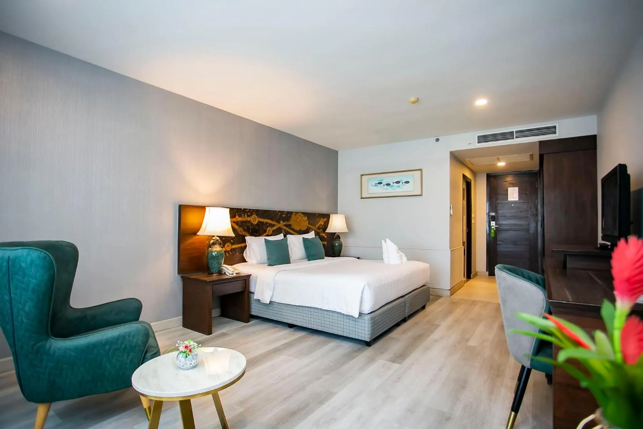 Bedroom, Bed in Empress Pattaya Hotel