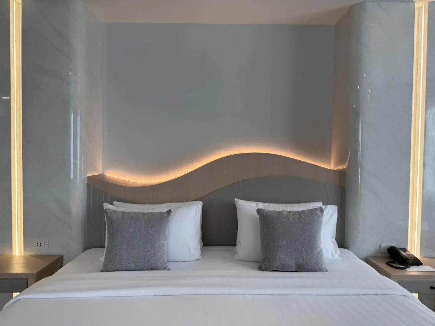 Bed in Empress Pattaya Hotel Bed in Empress Pattaya Hotel