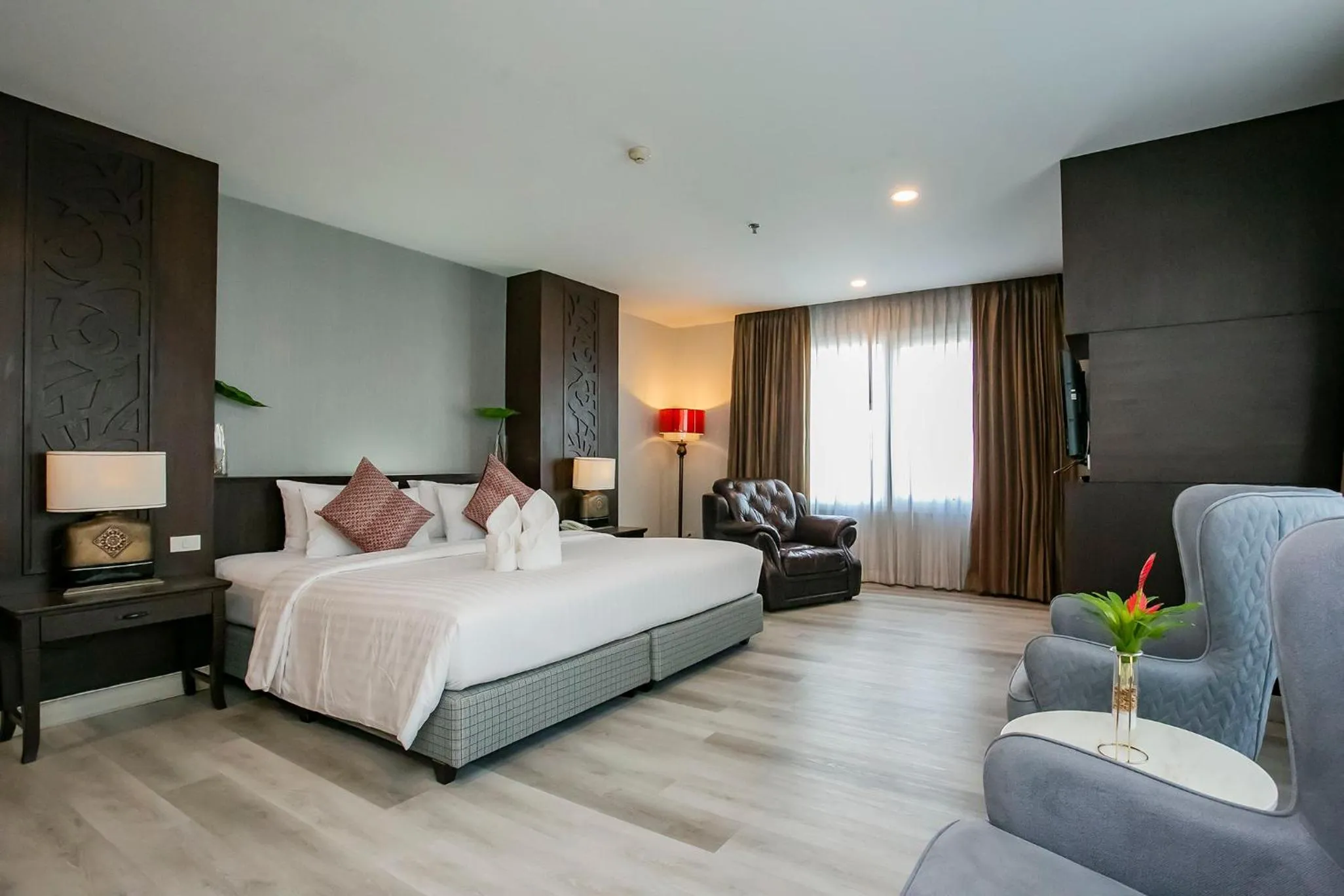 Bedroom, Bed in Empress Pattaya Hotel