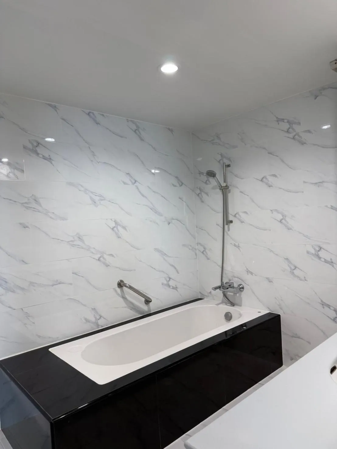 Bath in Empress Pattaya Hotel