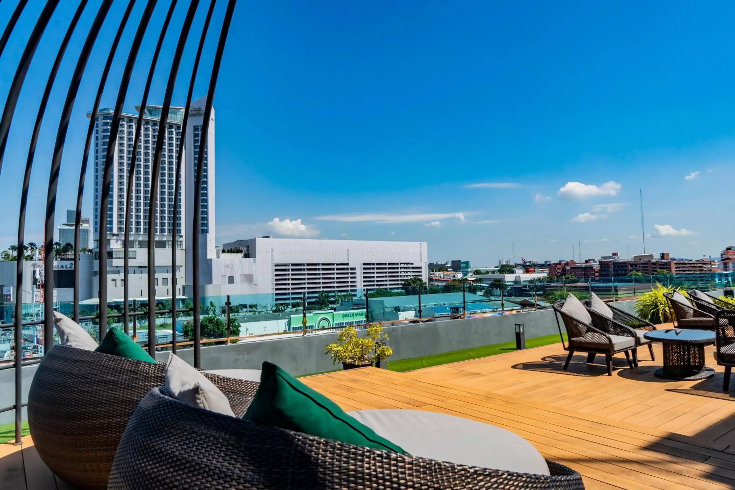 Area and facilities in Empress Pattaya Hotel