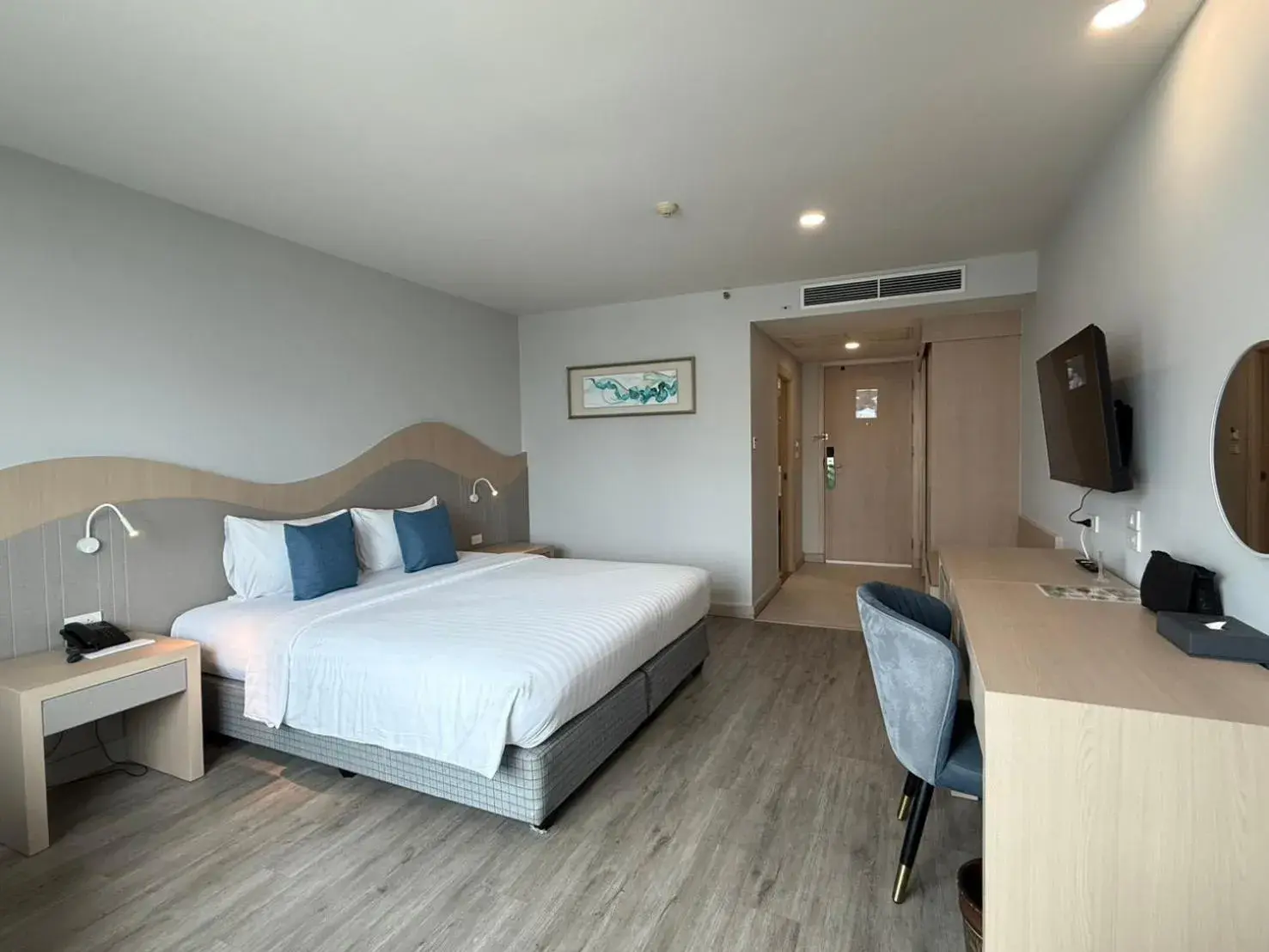 Bedroom, Bed in Empress Pattaya Hotel Bedroom, Bed in Empress Pattaya Hotel