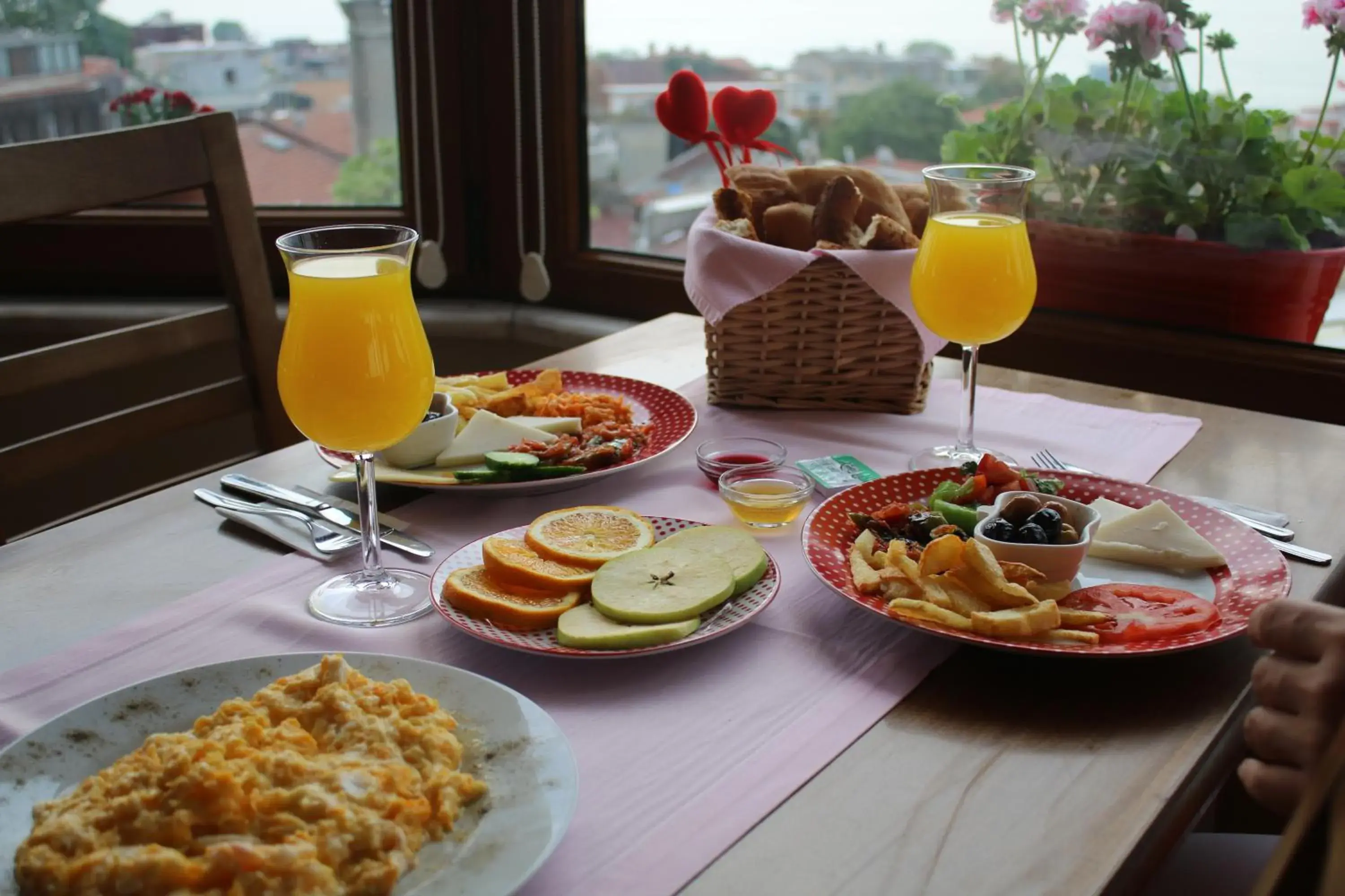 Food and drinks in Emine Sultan Hotel Food and drinks in Emine Sultan Hotel