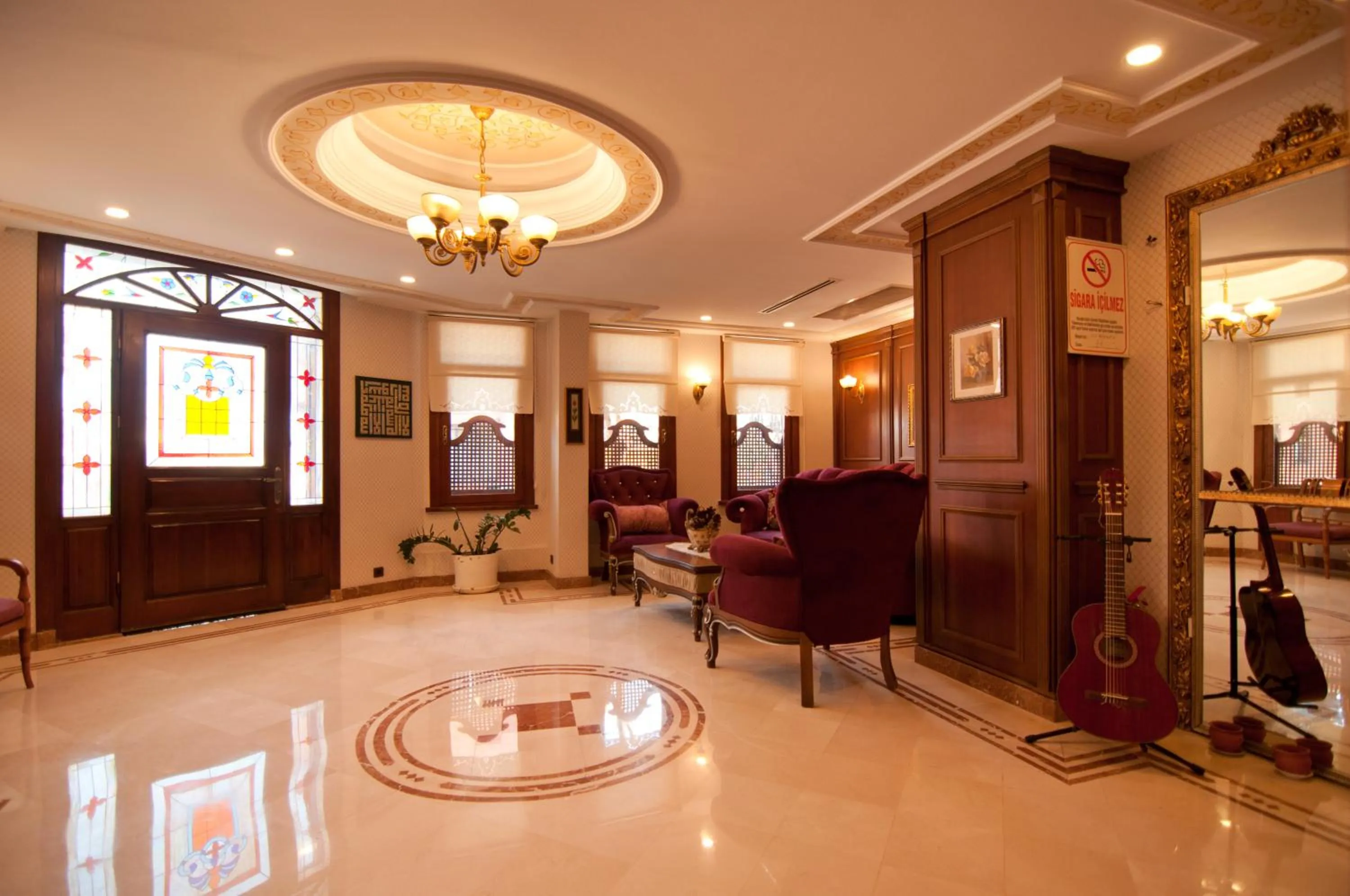 Lobby or reception in Emine Sultan Hotel