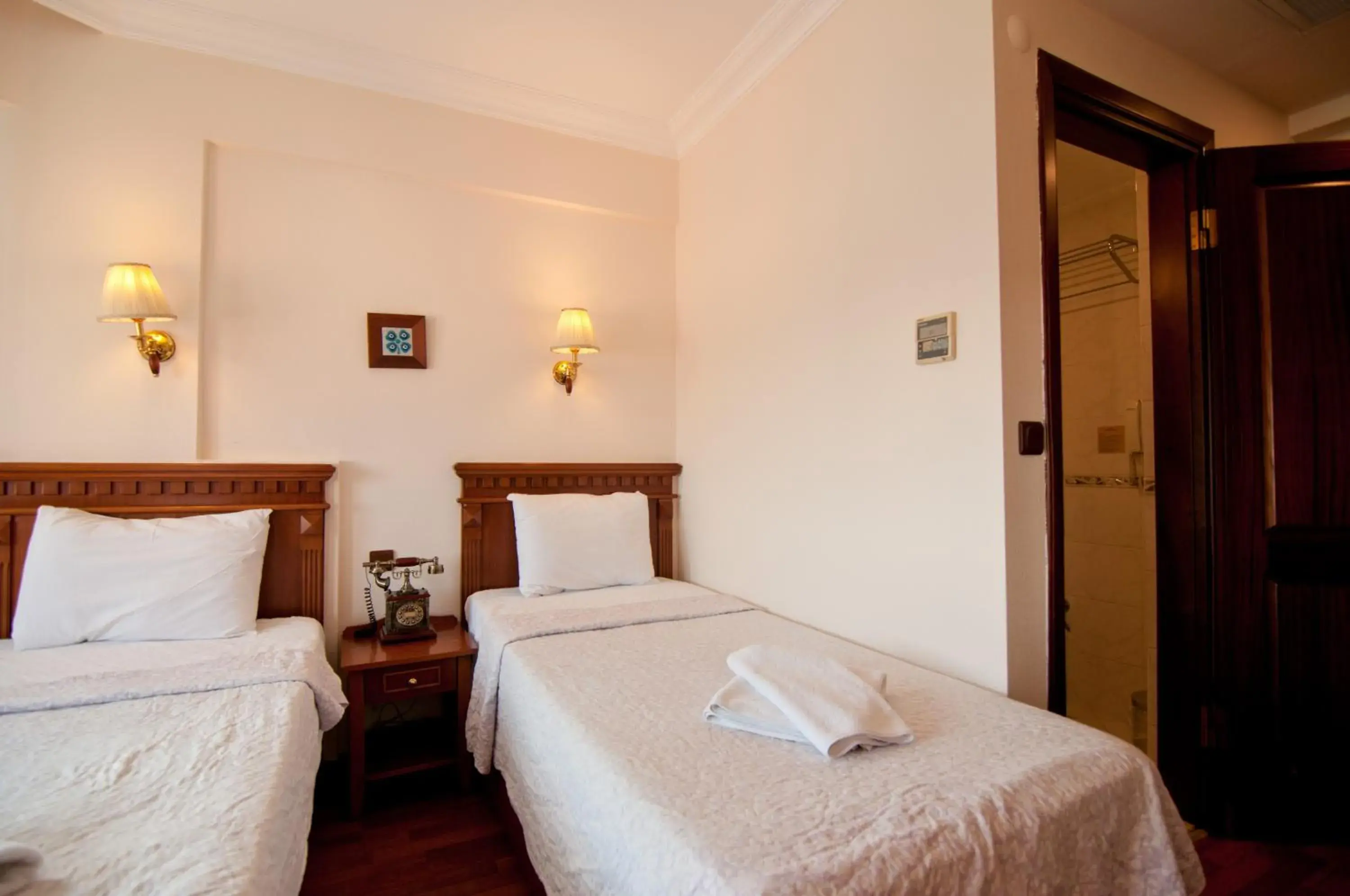 Twin Room in Emine Sultan Hotel Twin Room in Emine Sultan Hotel