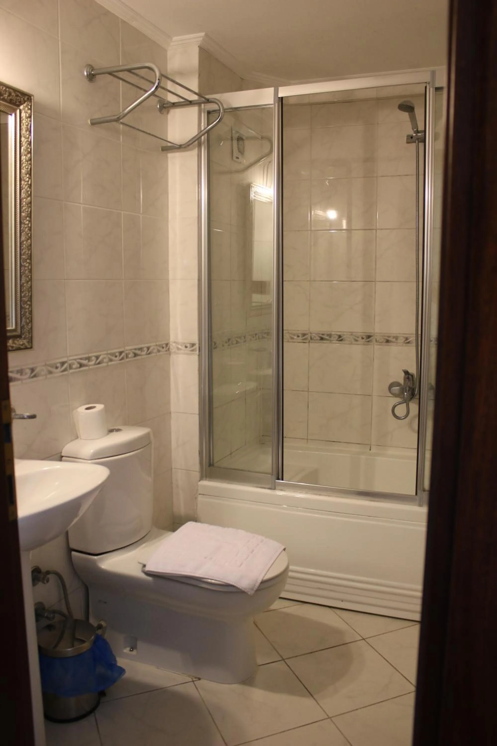 Bathroom in Emine Sultan Hotel