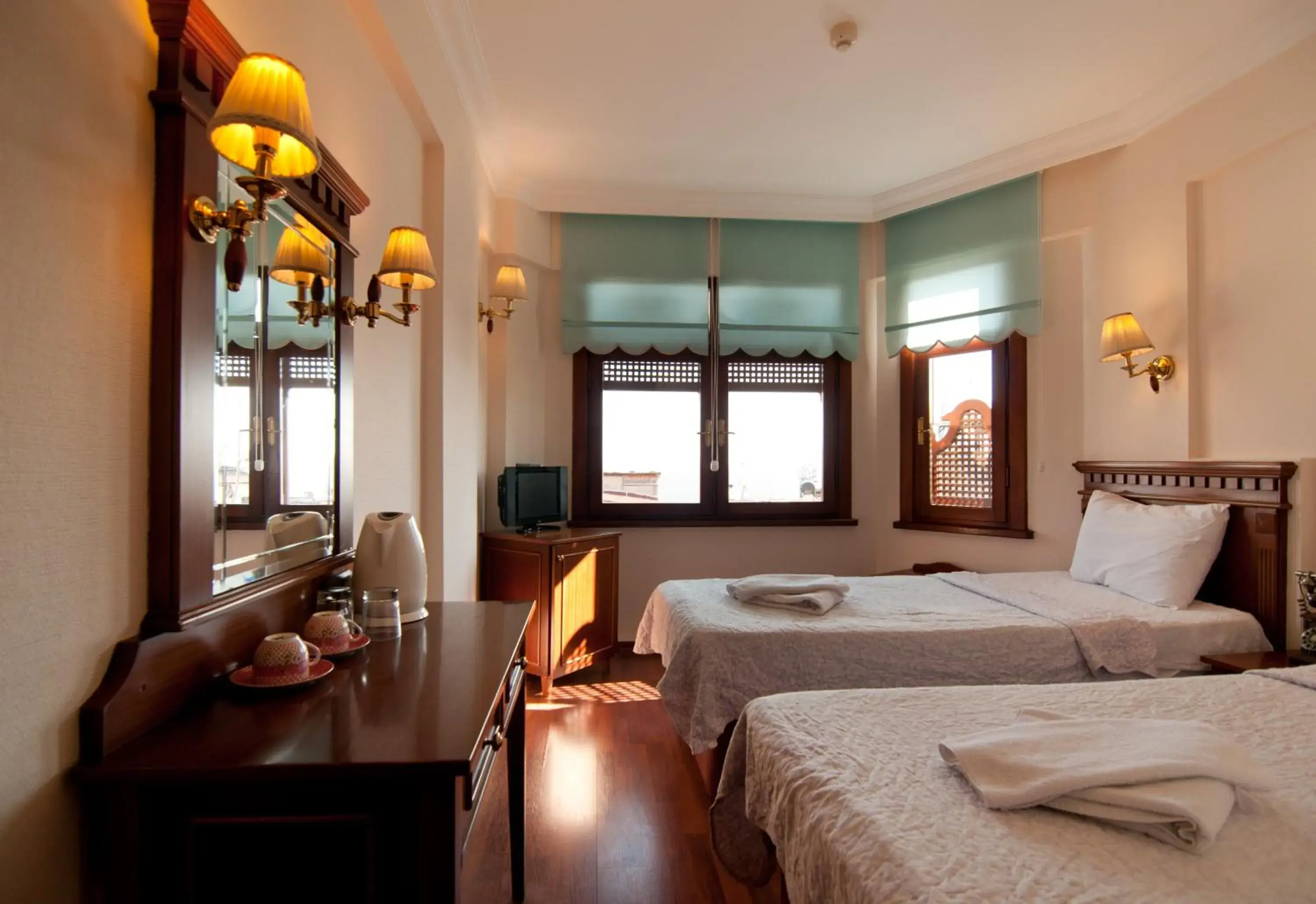 Photo of the whole room, Bed in Emine Sultan Hotel Photo of the whole room, Bed in Emine Sultan Hotel