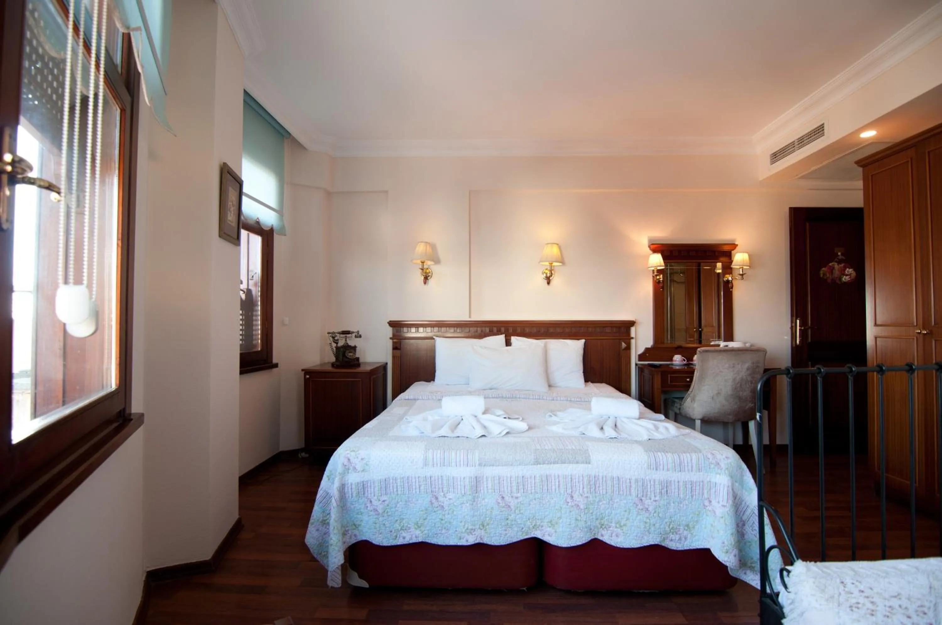 Photo of the whole room, Bed in Emine Sultan Hotel